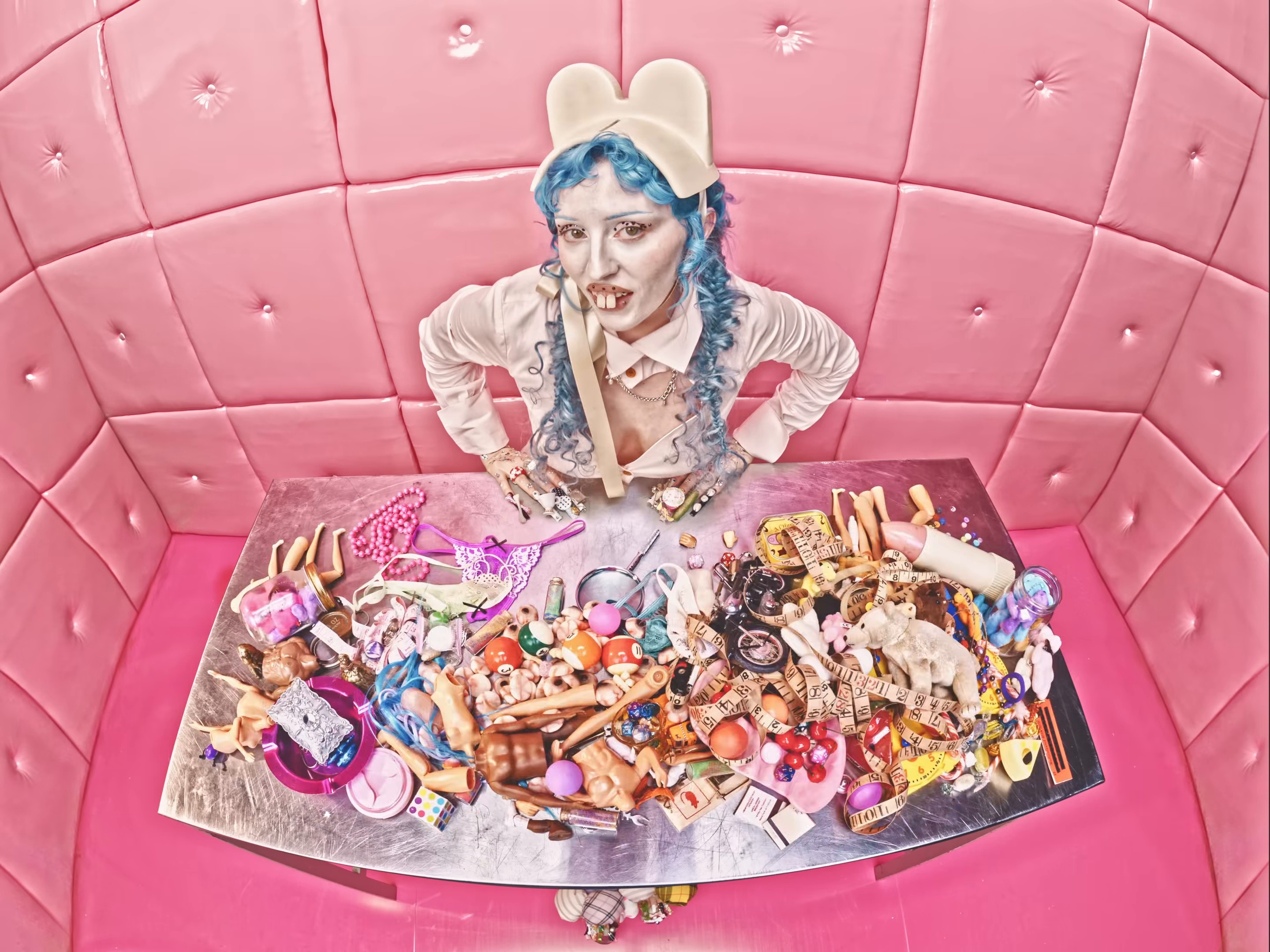 Trinkets  (2025) —  shot,  lighting