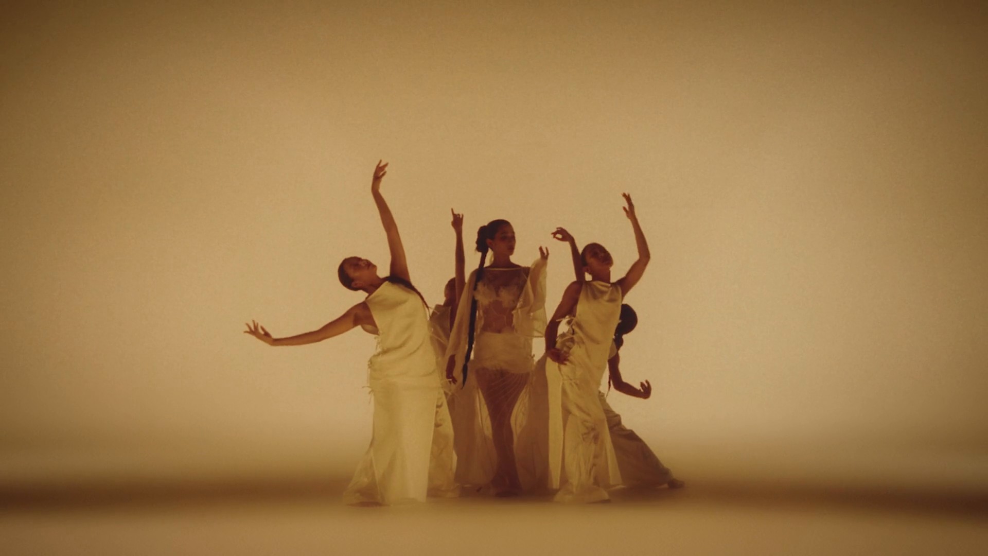 [DIR+DP] PANPURI | HEAVEN MOON OSMANTHUS (2024) —  shot,  lighting