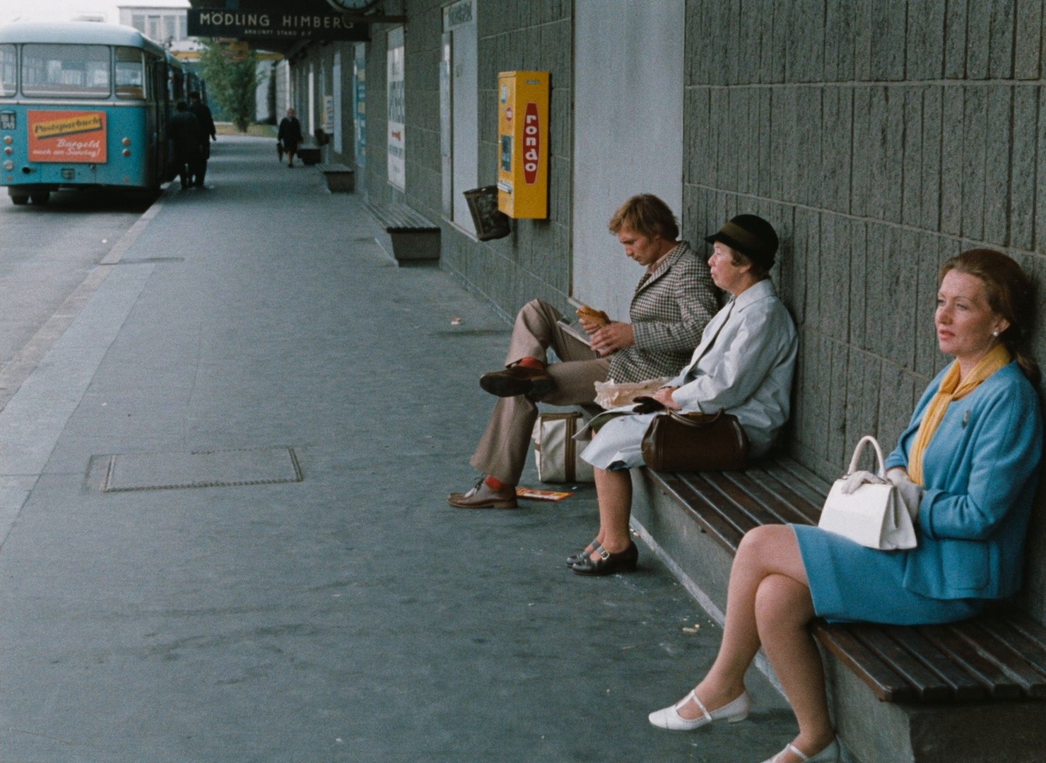 The Goalie's Anxiety at the Penalty Kick (1977) —  shot,  lighting