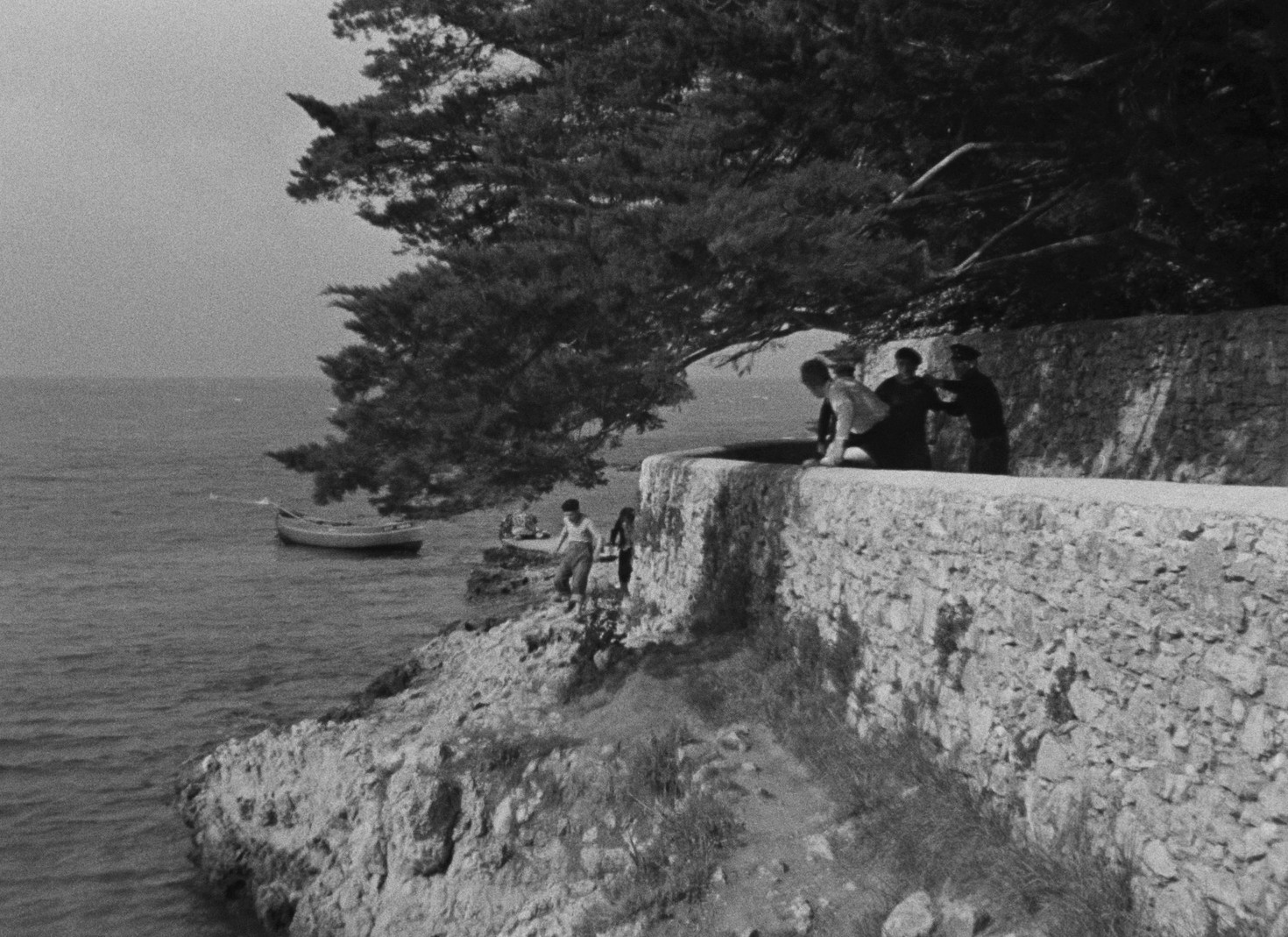 Four Flights to Love (1940) —  shot,  lighting