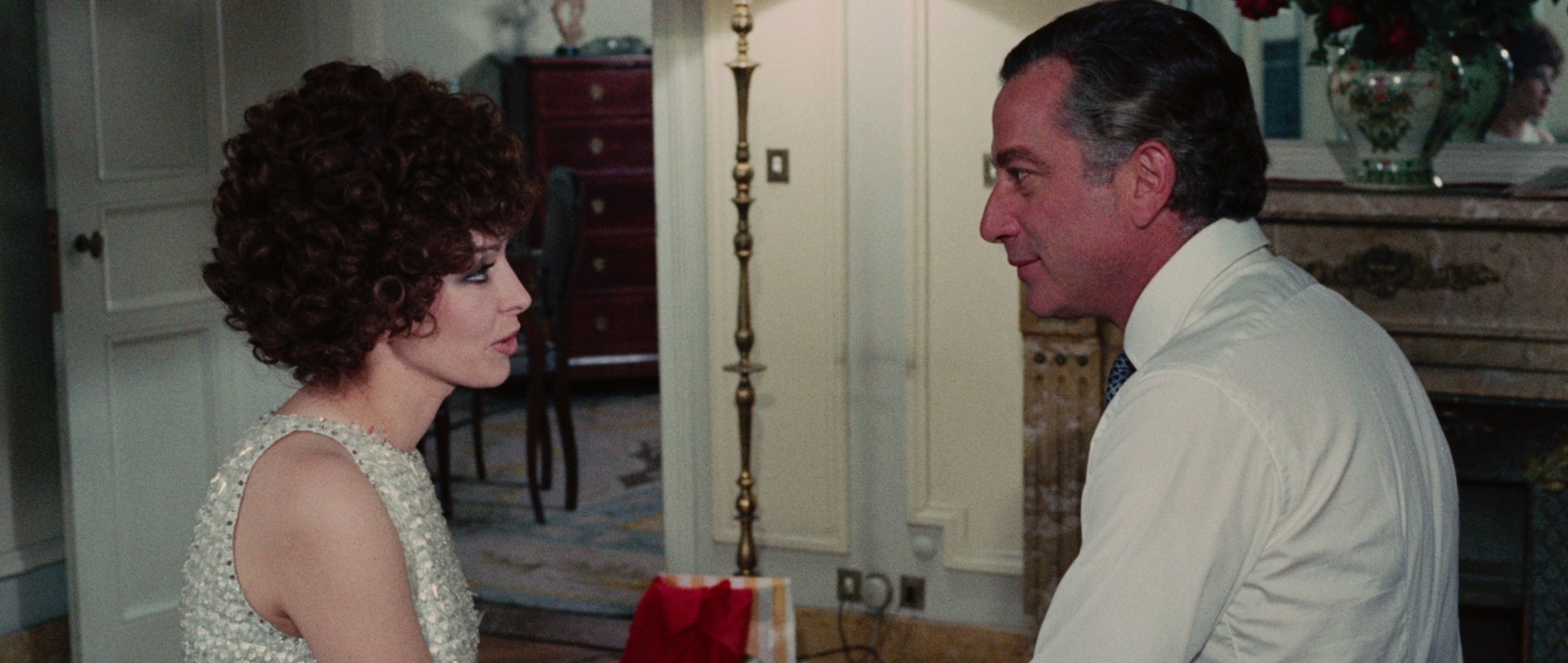 Death Walks on High Heels (1971) —  shot,  lighting