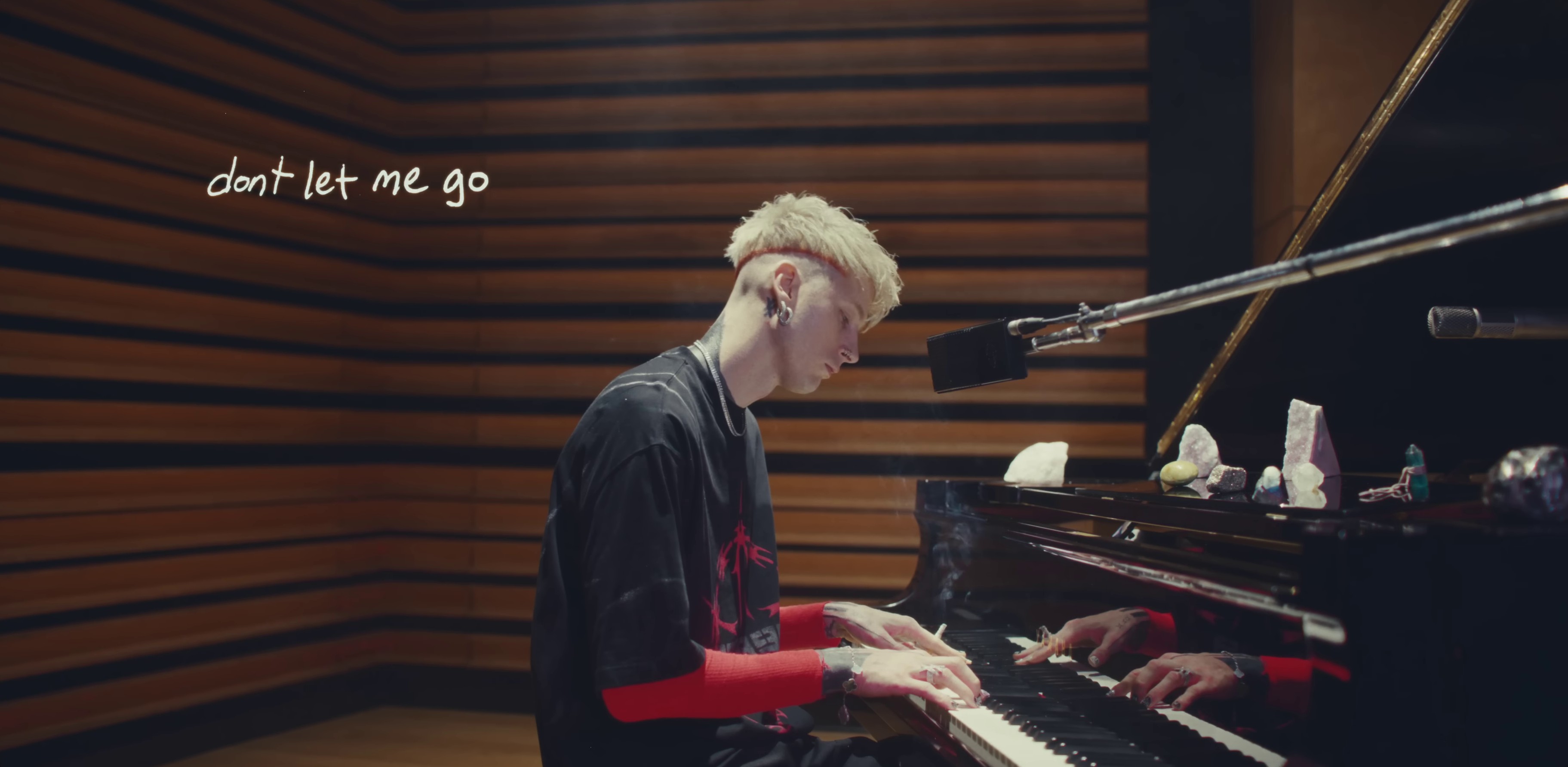 dont let me go (2024) —  shot,  lighting