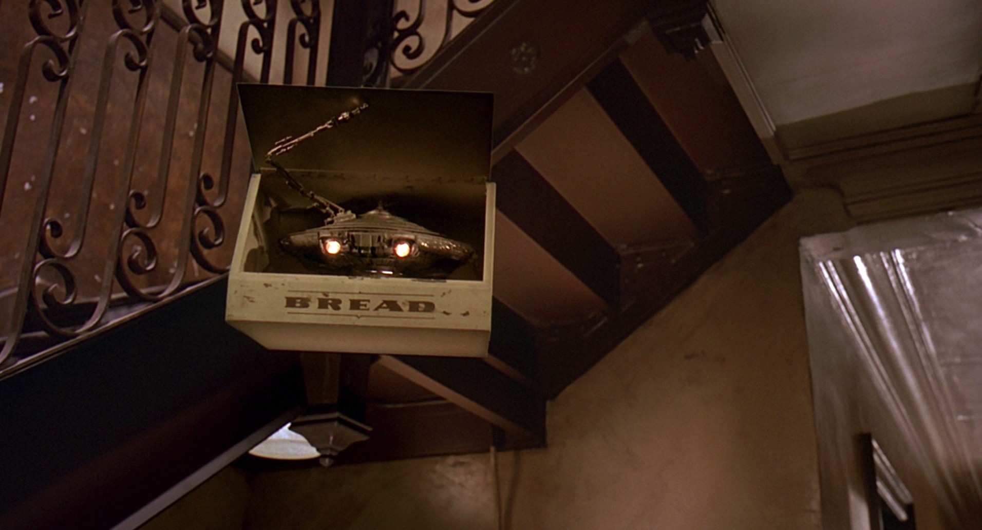 *batteries not included (1987) —  shot,  lighting