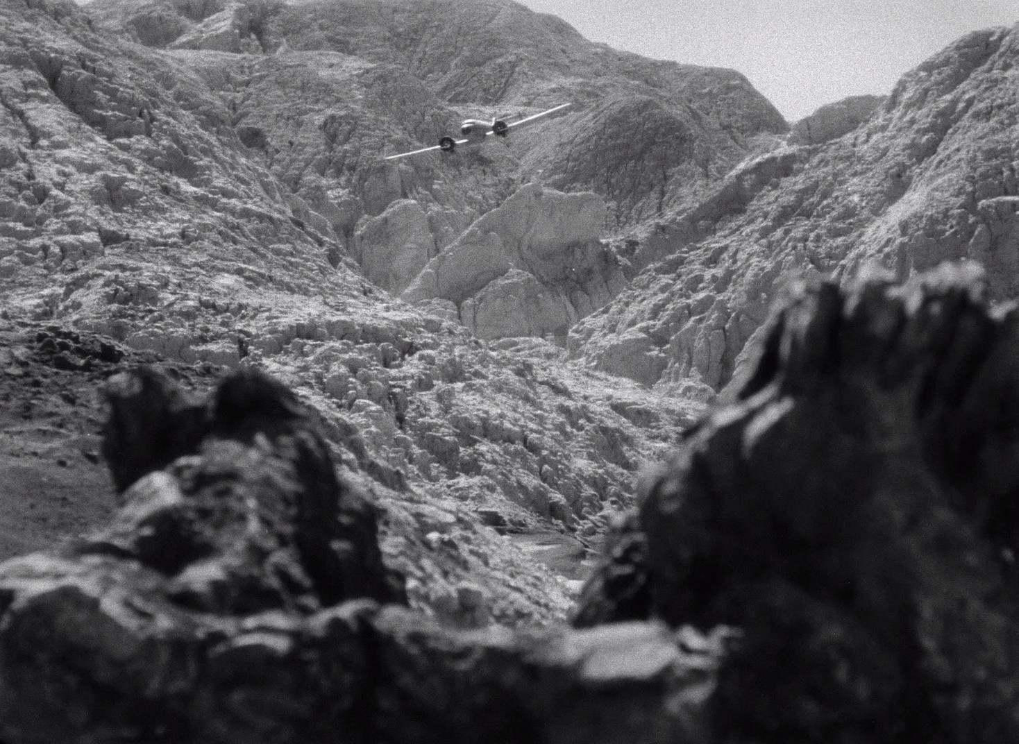 Flying Tigers (1942) —  shot,  lighting