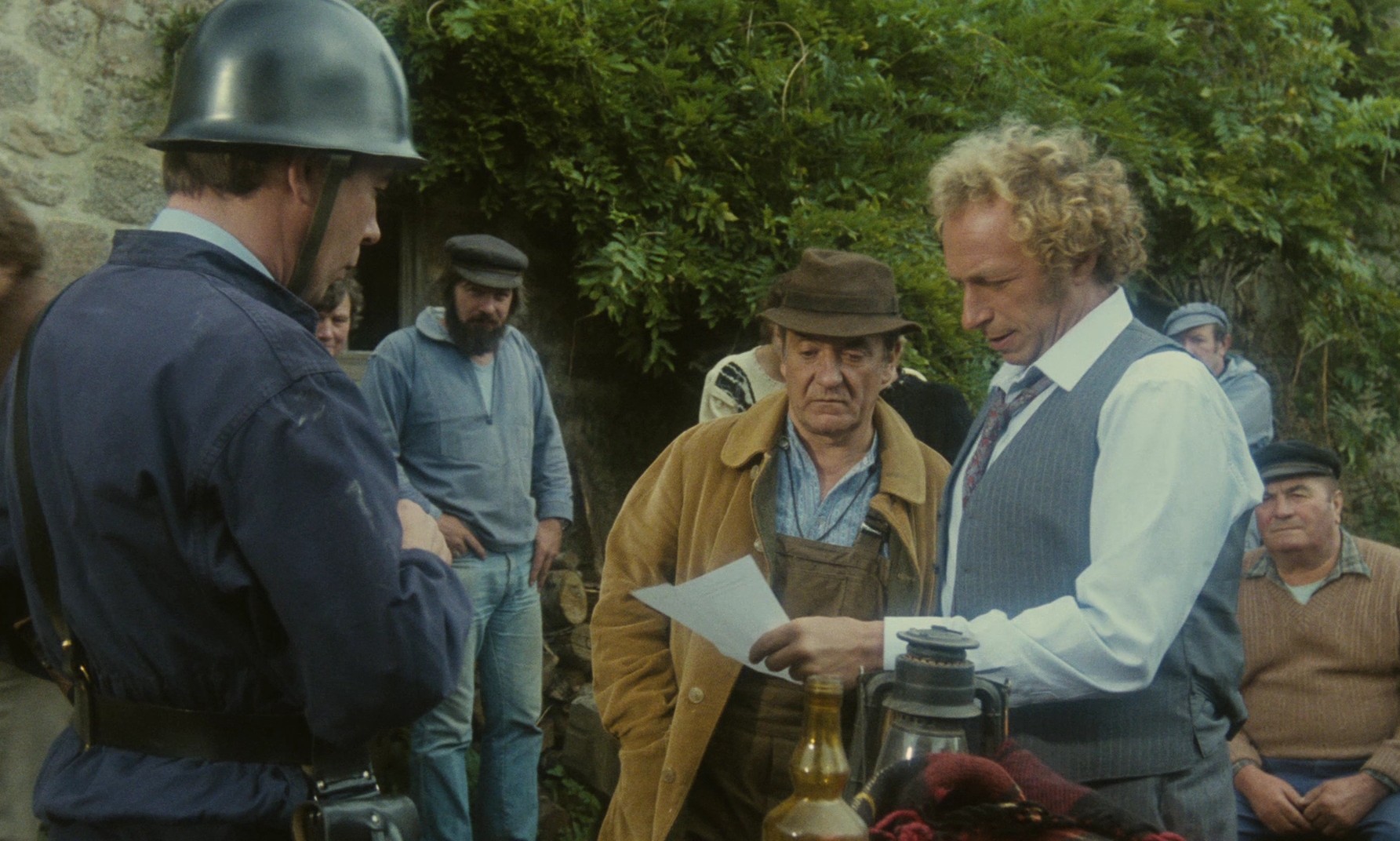 Pick Up Your Belongings (1983) —  shot,  lighting