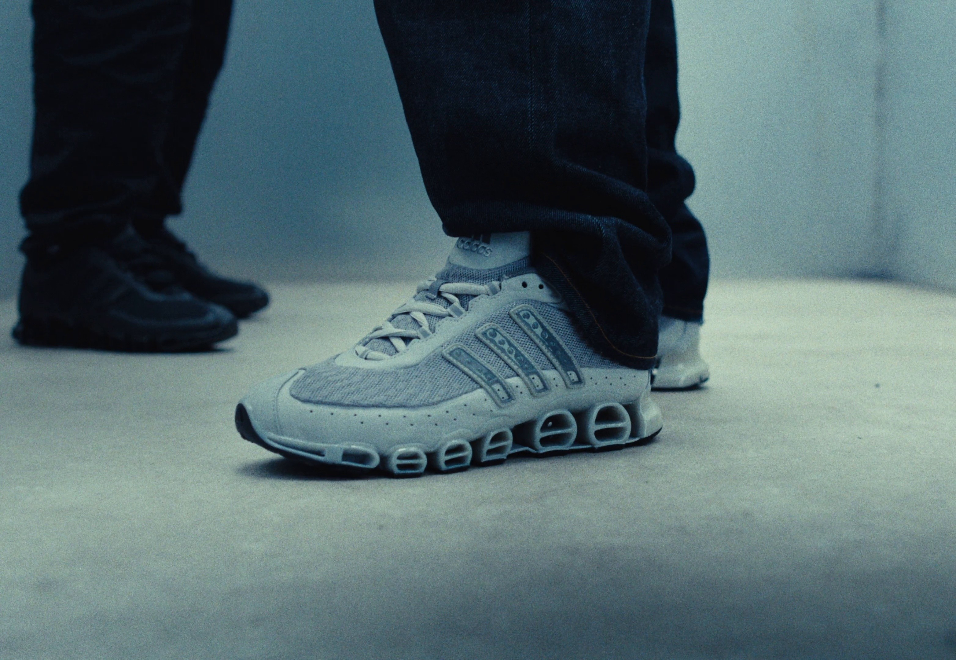 ADIDAS - MEGARIDE (2025) —  shot,  lighting