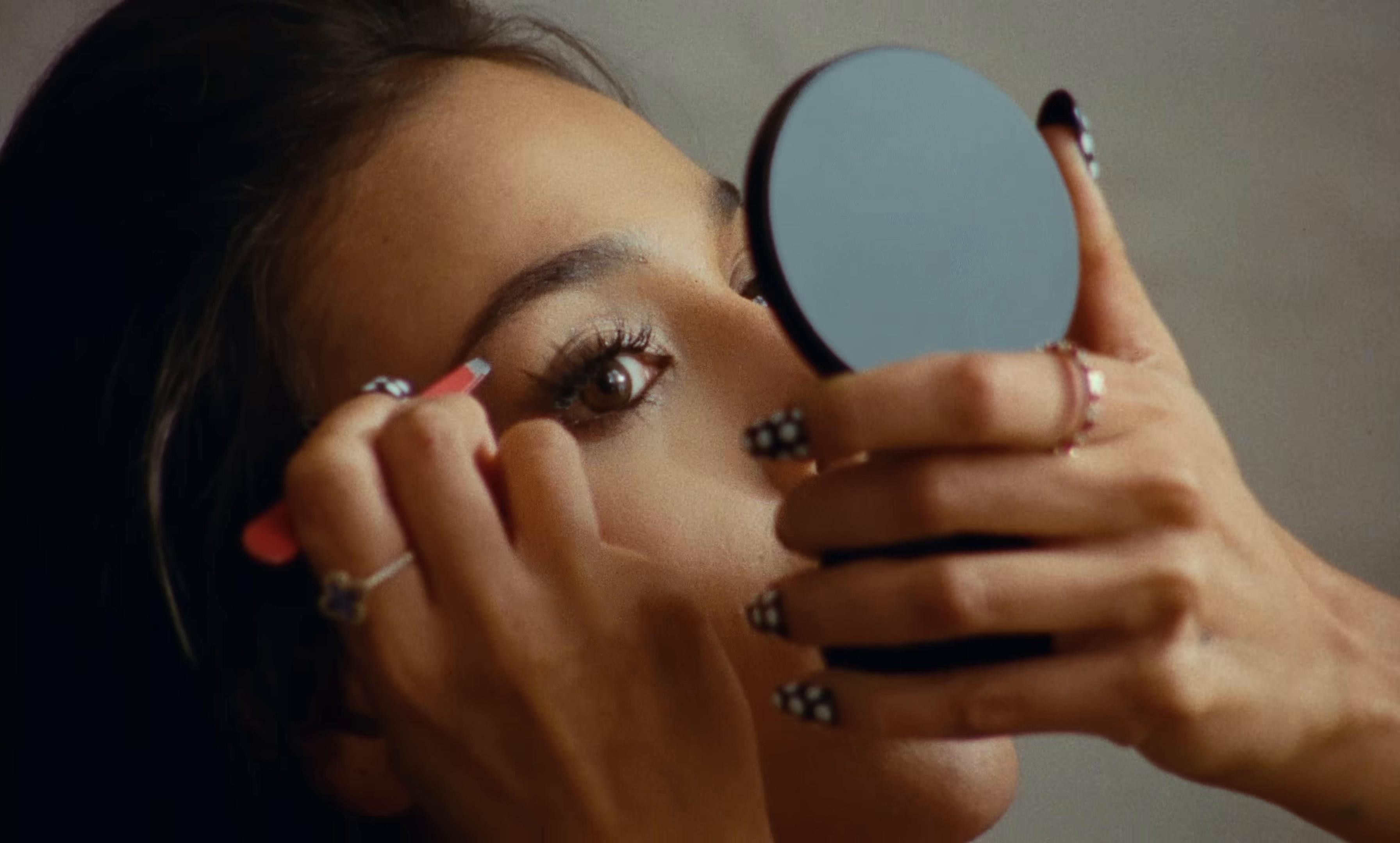 KHE CALOR (2025) —  shot,  lighting