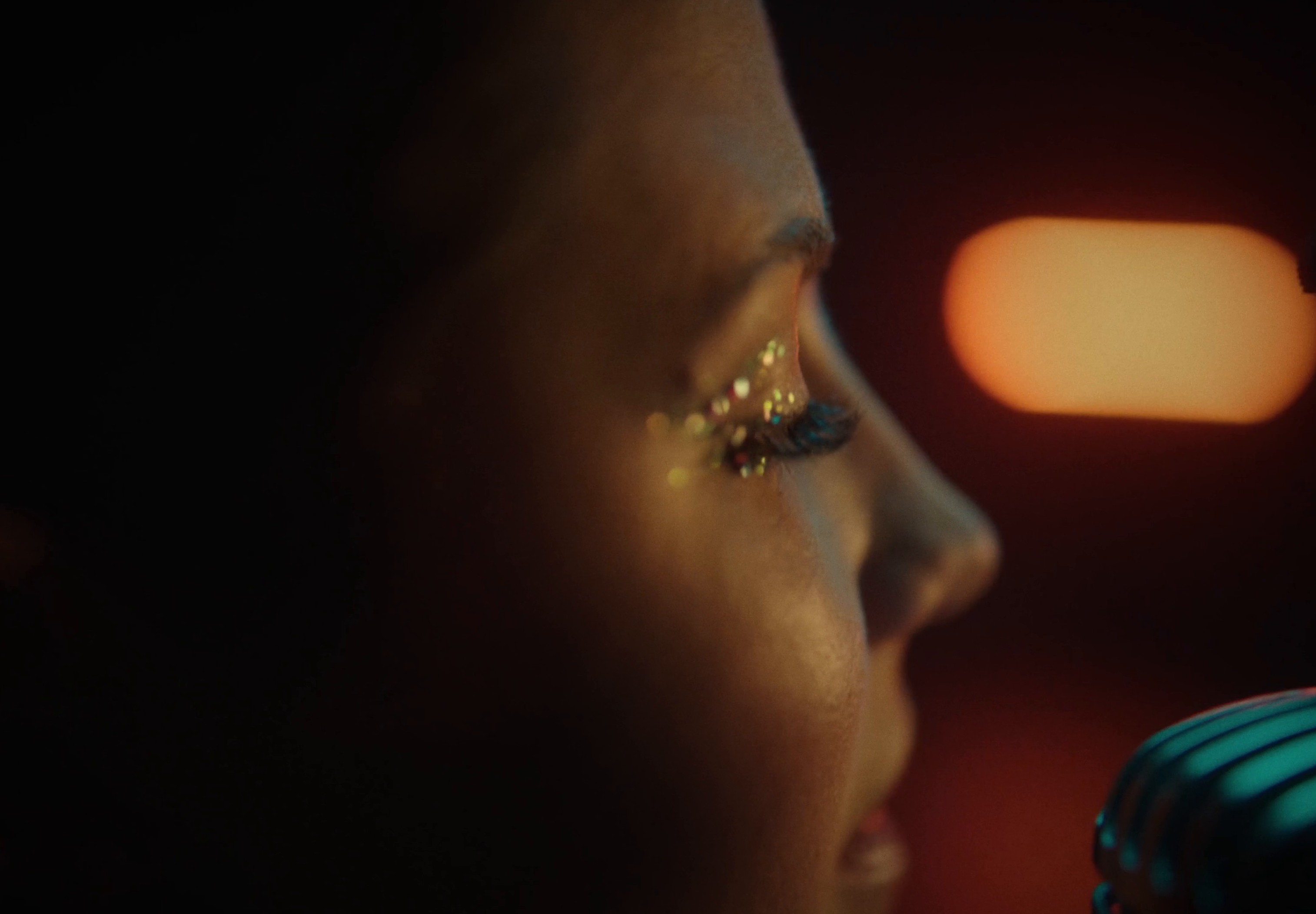 NIVEA - MOLLY SANDÉN (2024) —  shot,  lighting
