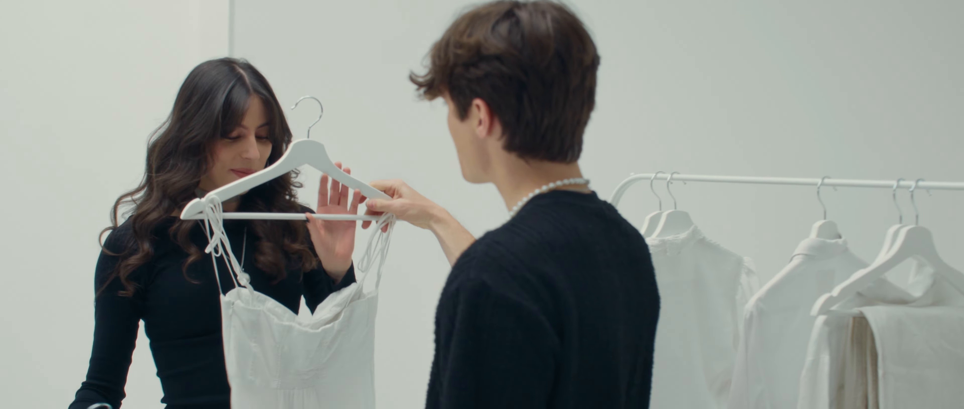 Adèle & Robin - Courage (Clip officiel) (2025) —  shot,  lighting