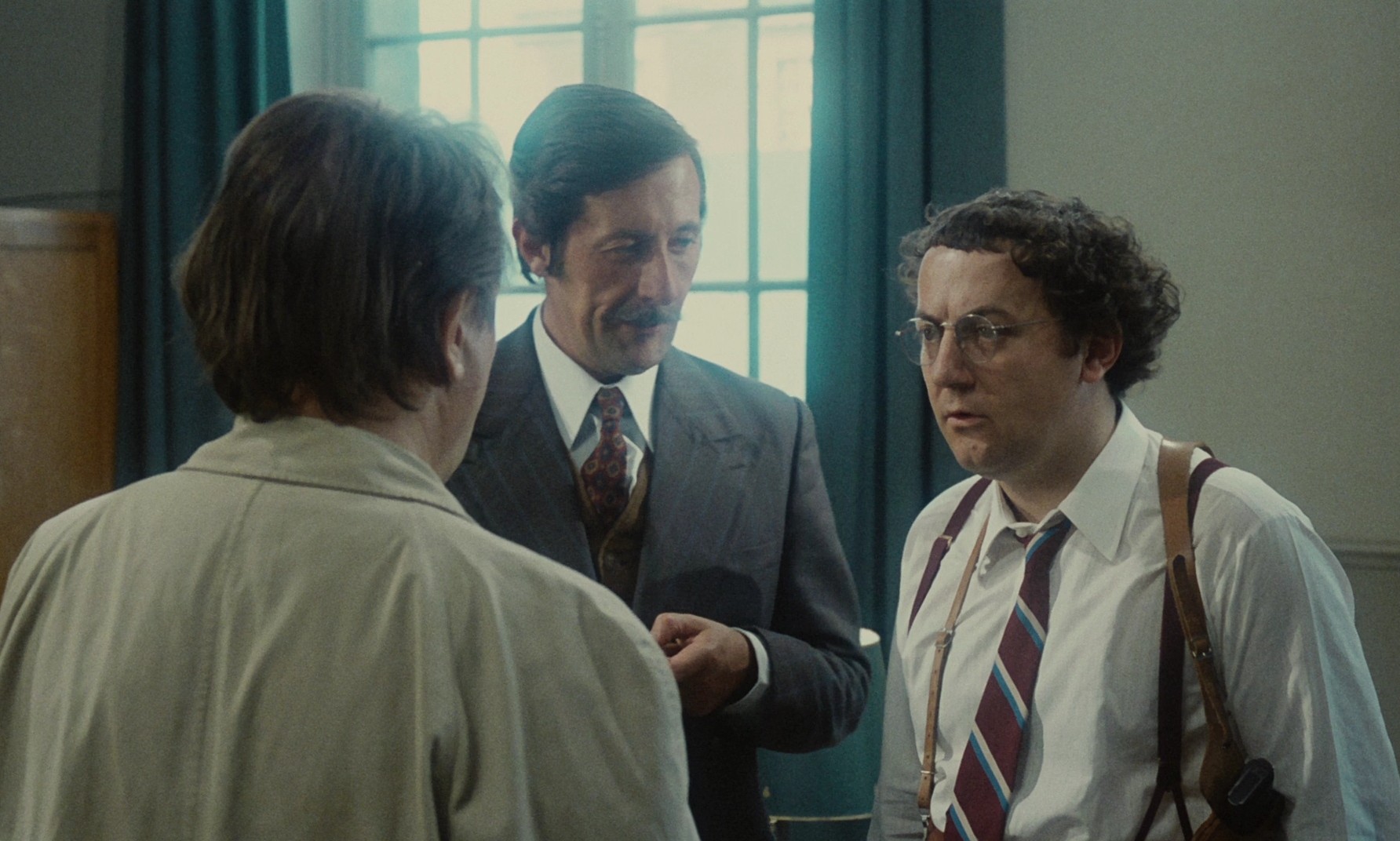 Les vécés étaient fermés de l'intérieur (1976) —  shot,  lighting