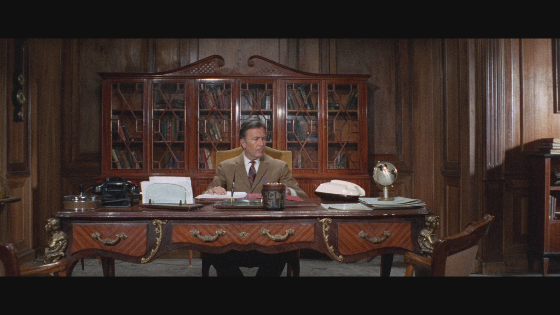 The Case of the Scorpion's Tail (1971) —  shot,  lighting