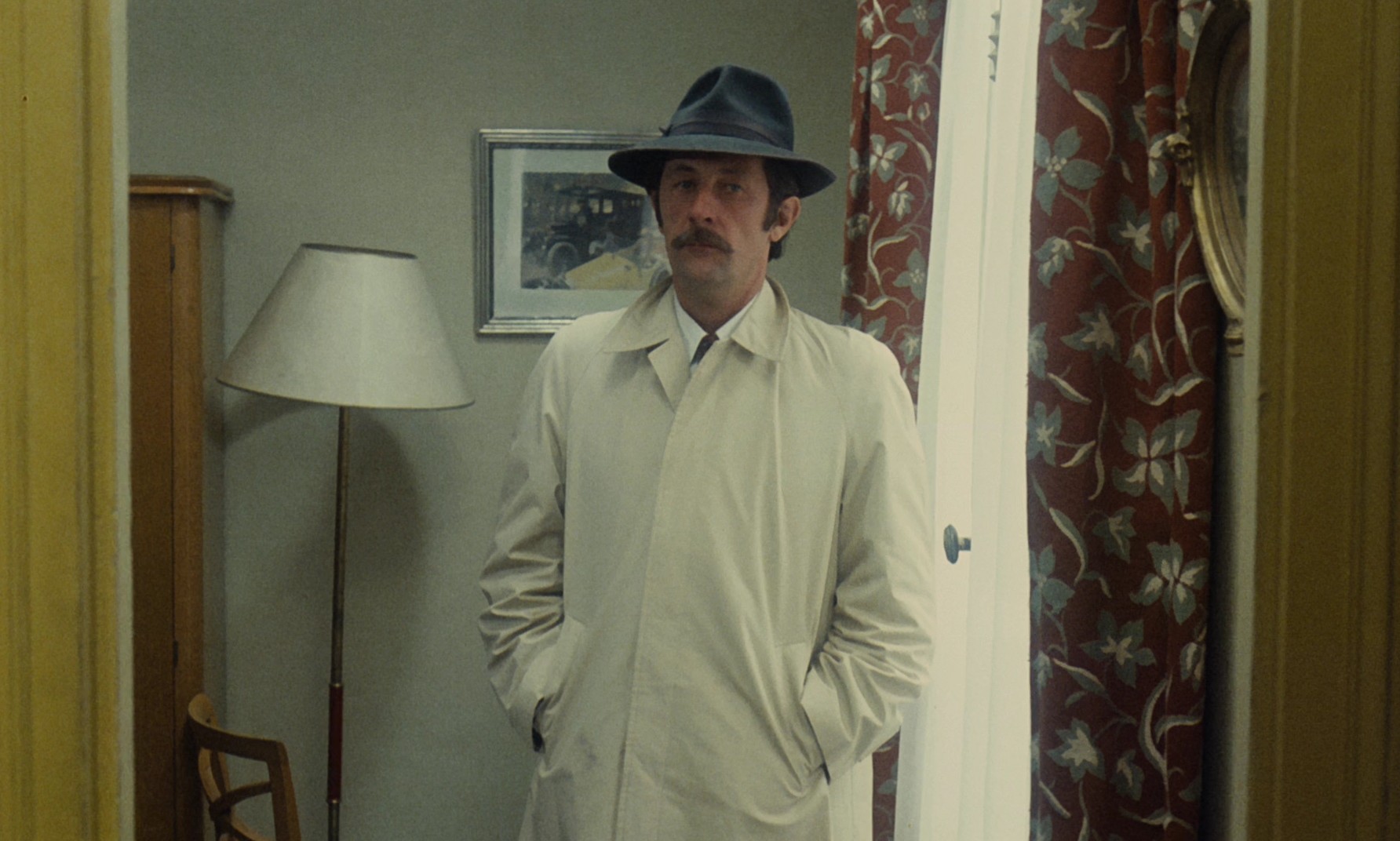 Les vécés étaient fermés de l'intérieur (1976) —  shot,  lighting