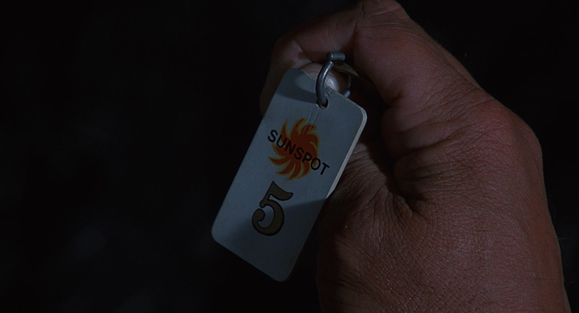 Commando (1985) —  shot,  lighting