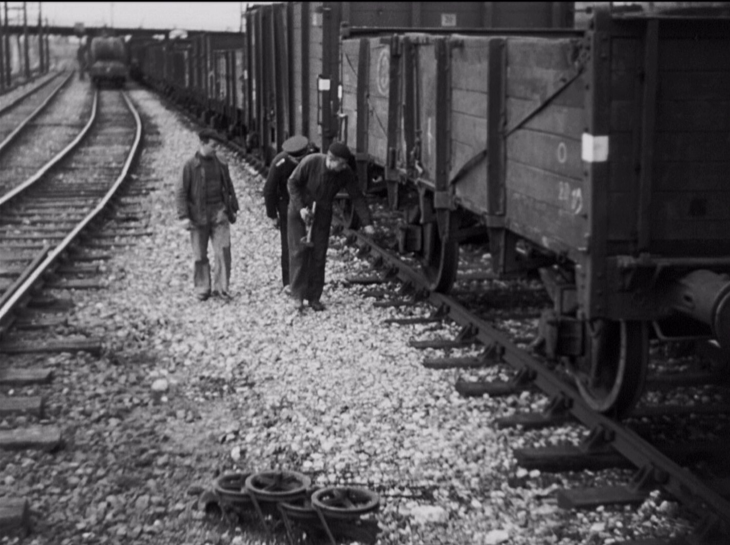 The Battle of the Rails (1946) —  shot,  lighting