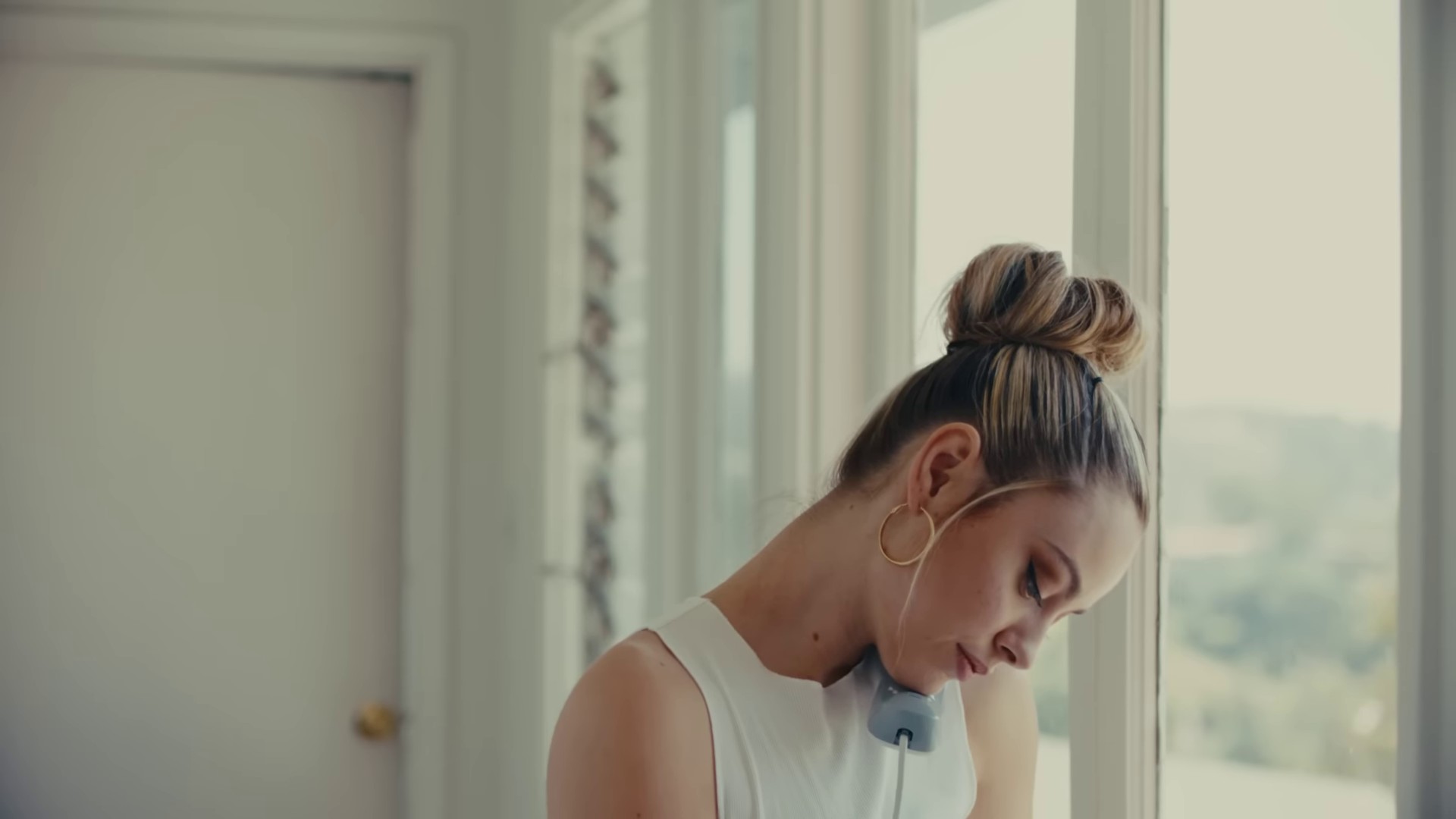 girl ur so pretty (2022) —  shot,  lighting