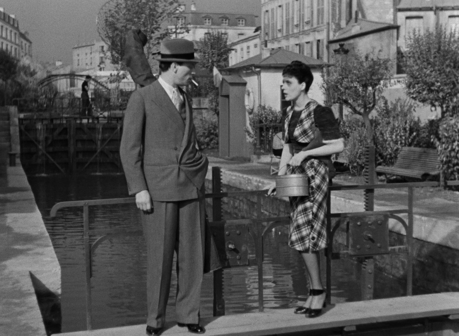 Hôtel du Nord (1938) —  shot,  lighting