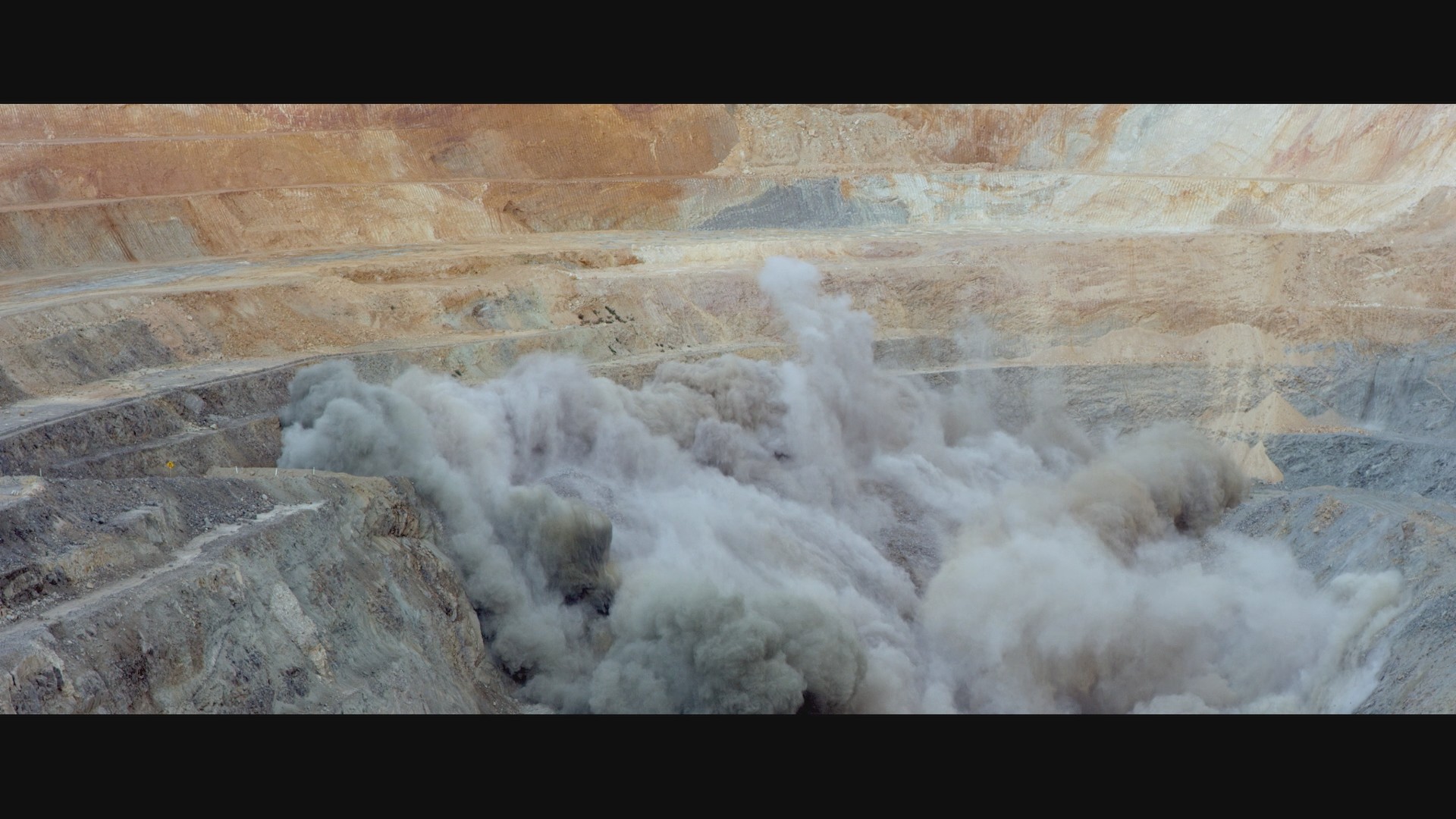 Goldstone (2016) —  shot,  lighting