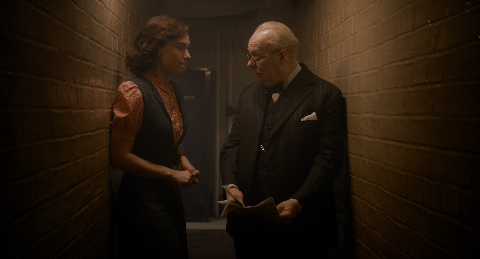 Darkest Hour (2017) —  shot,  lighting