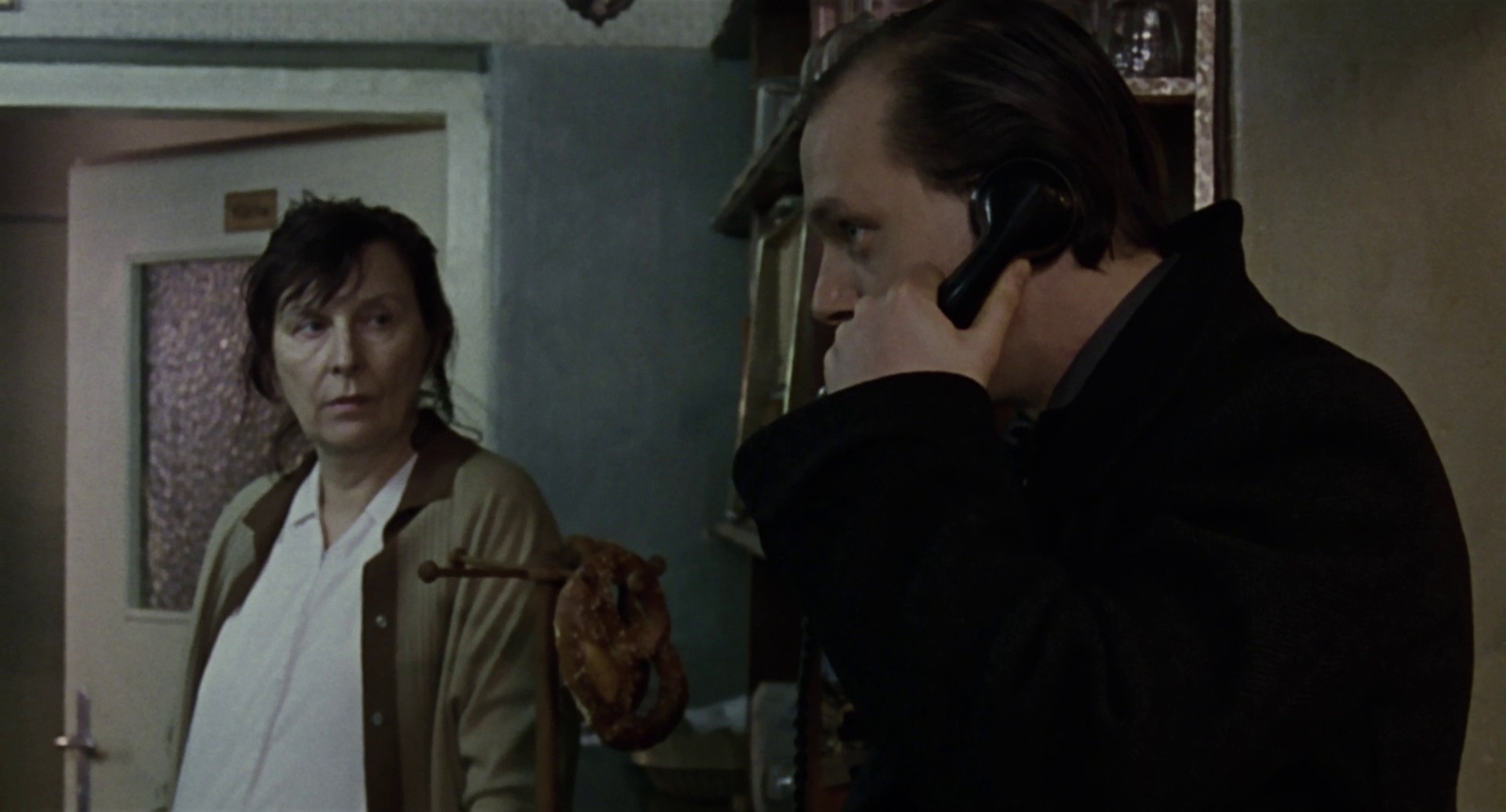 The Castle (1998) —  shot,  lighting