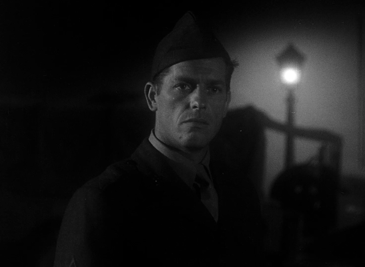 Sands of Iwo Jima (1949) —  shot,  lighting