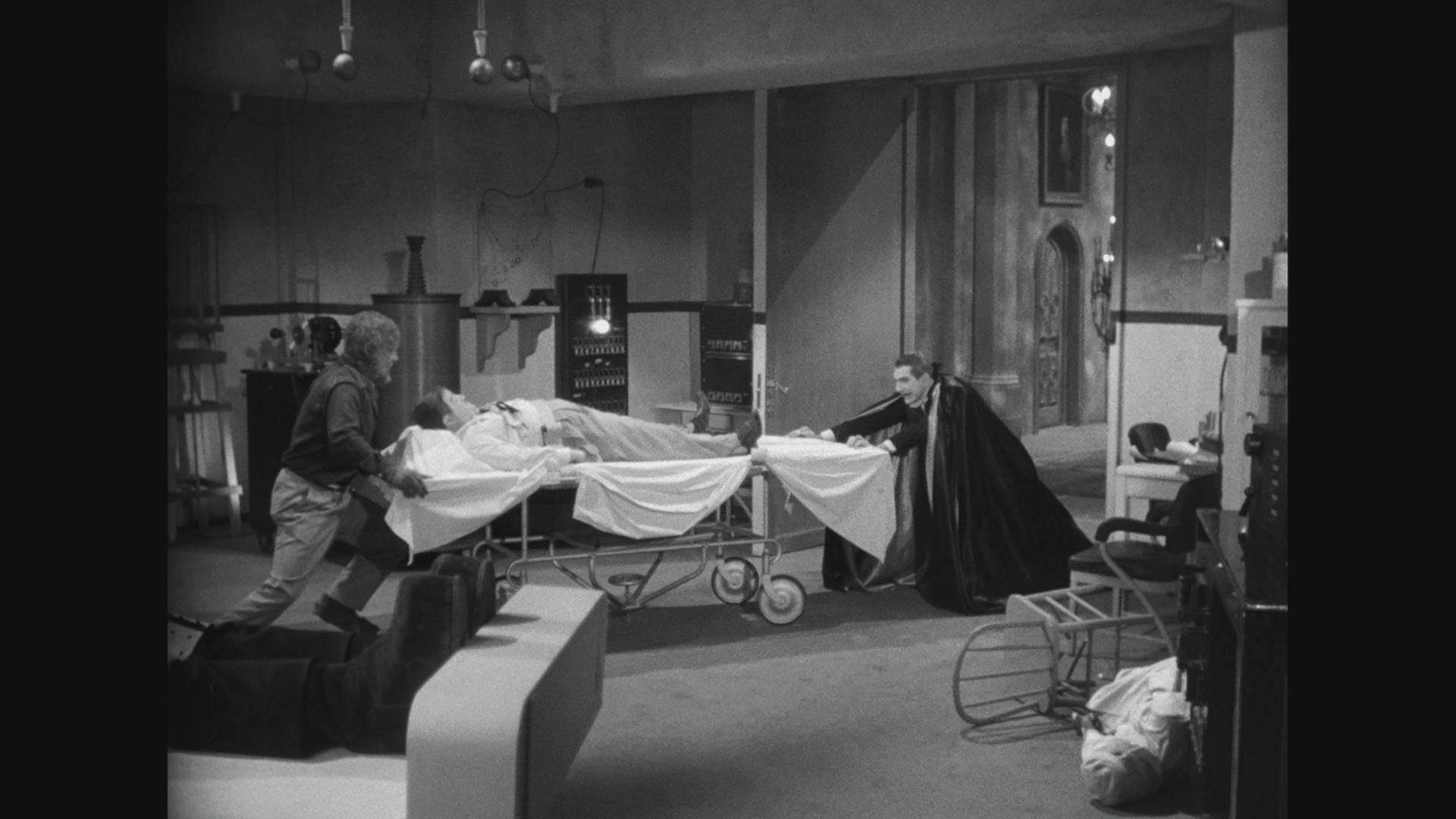 Abbott and Costello Meet Frankenstein (1948) —  shot,  lighting