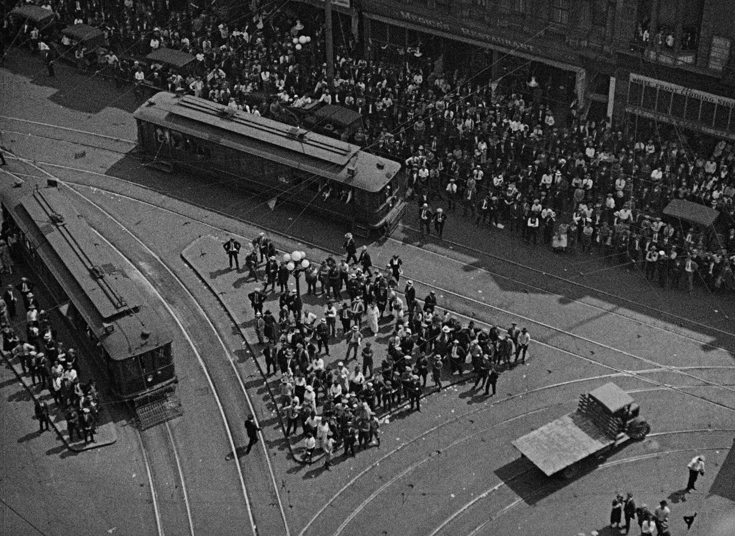 Safety Last! (1923) —  shot,  lighting