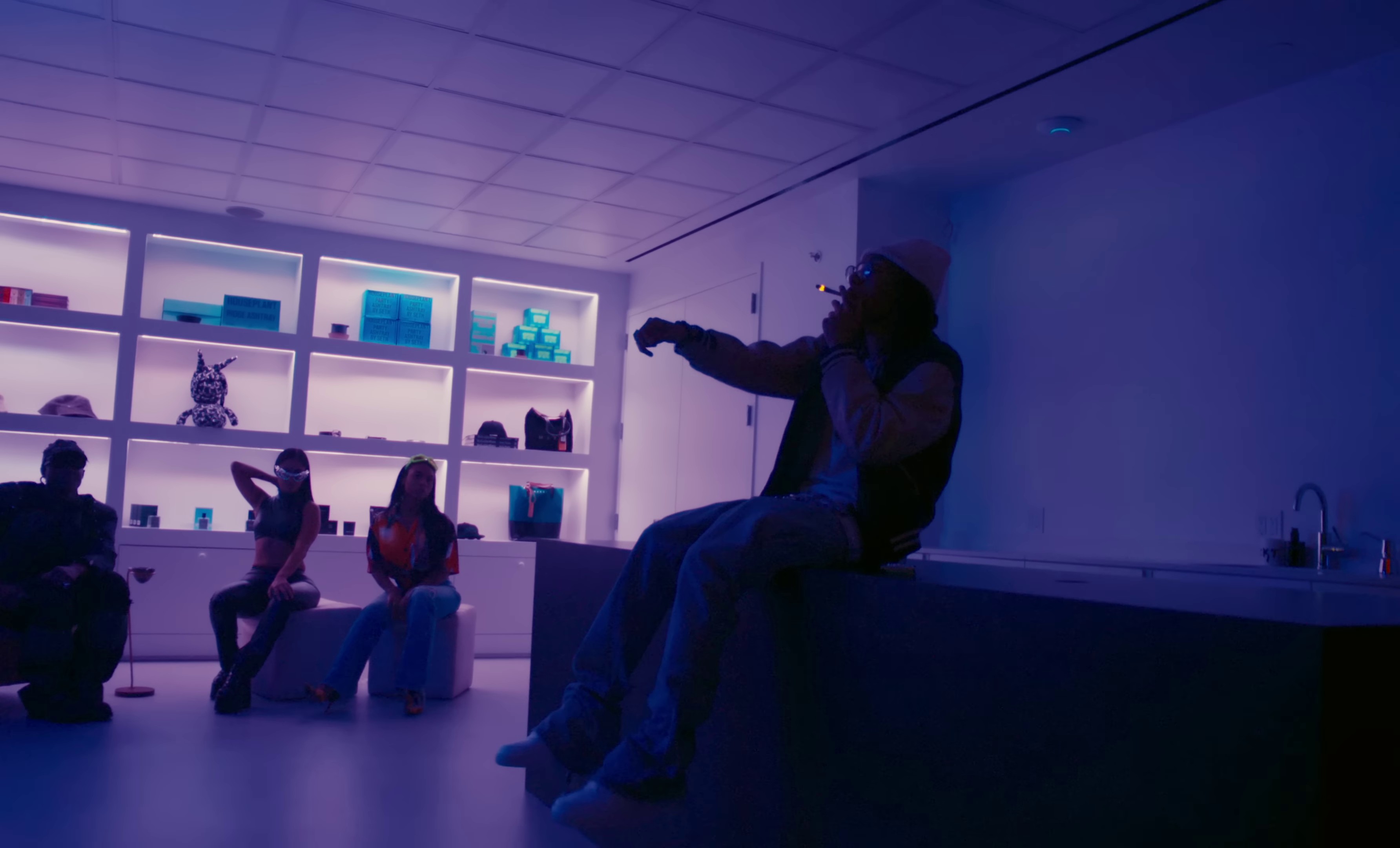  Yves (2023) —  shot,  lighting