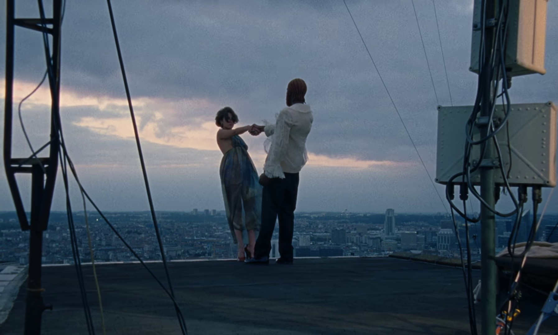 C'est pas le moment (2021) —  shot,  lighting