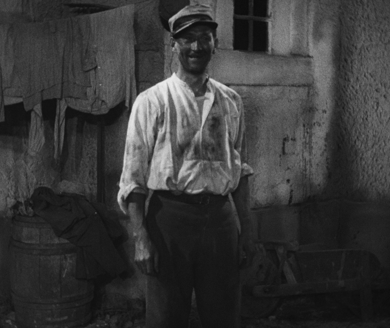 Wooden Crosses (1932) —  shot,  lighting