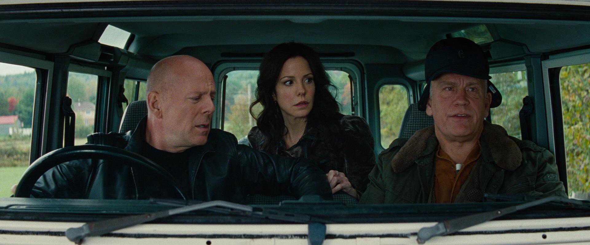 RED 2 (2013) —  shot,  lighting