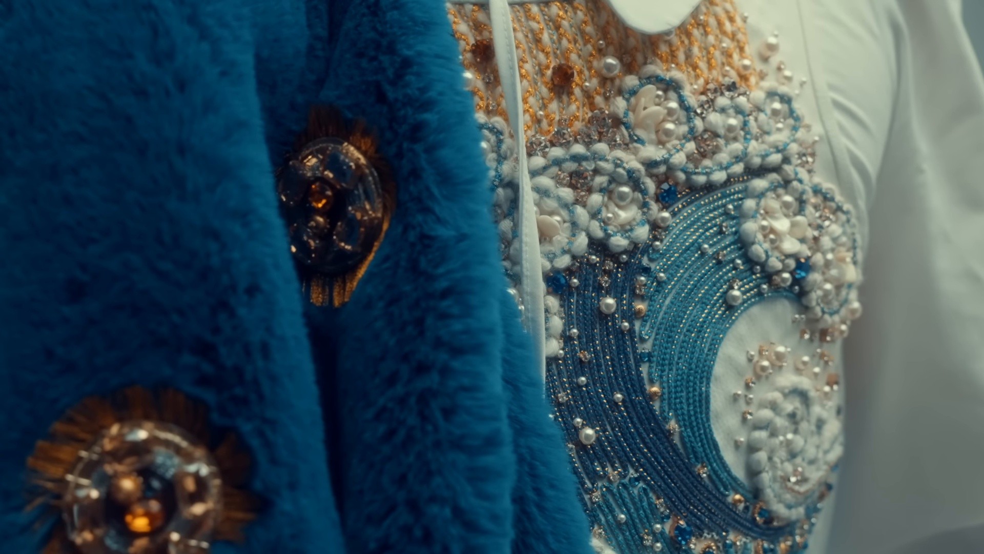 Fugue pour saxophone en Do mineur (2025) —  shot,  lighting