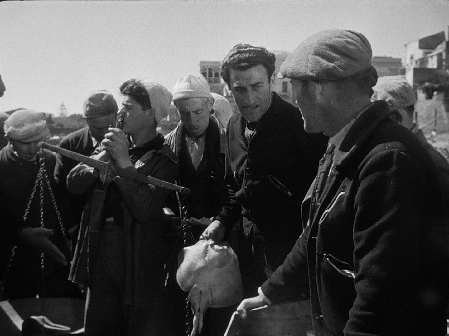 La Terra Trema (1956) —  shot,  lighting