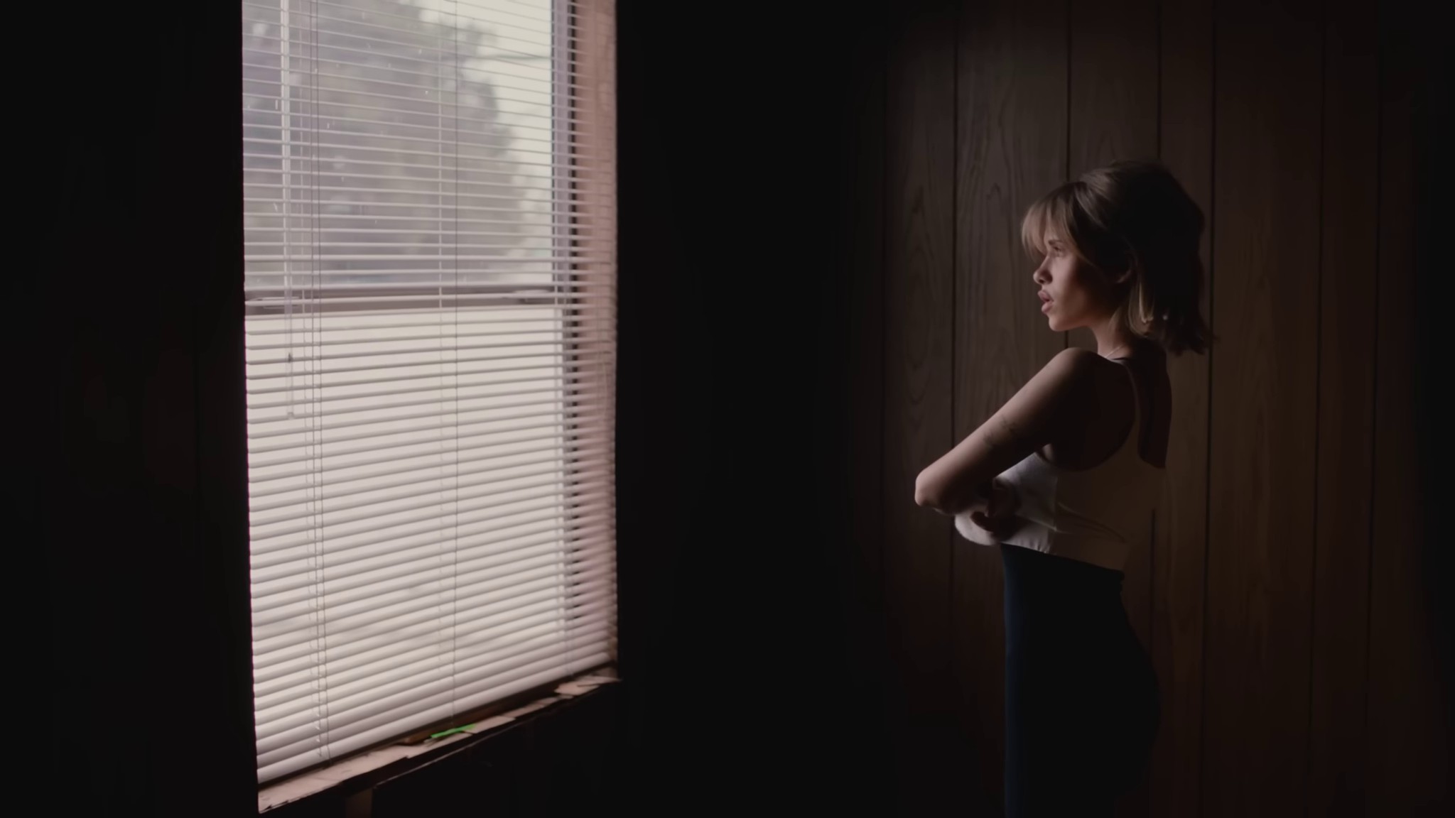 lie  (2023) —  shot,  lighting