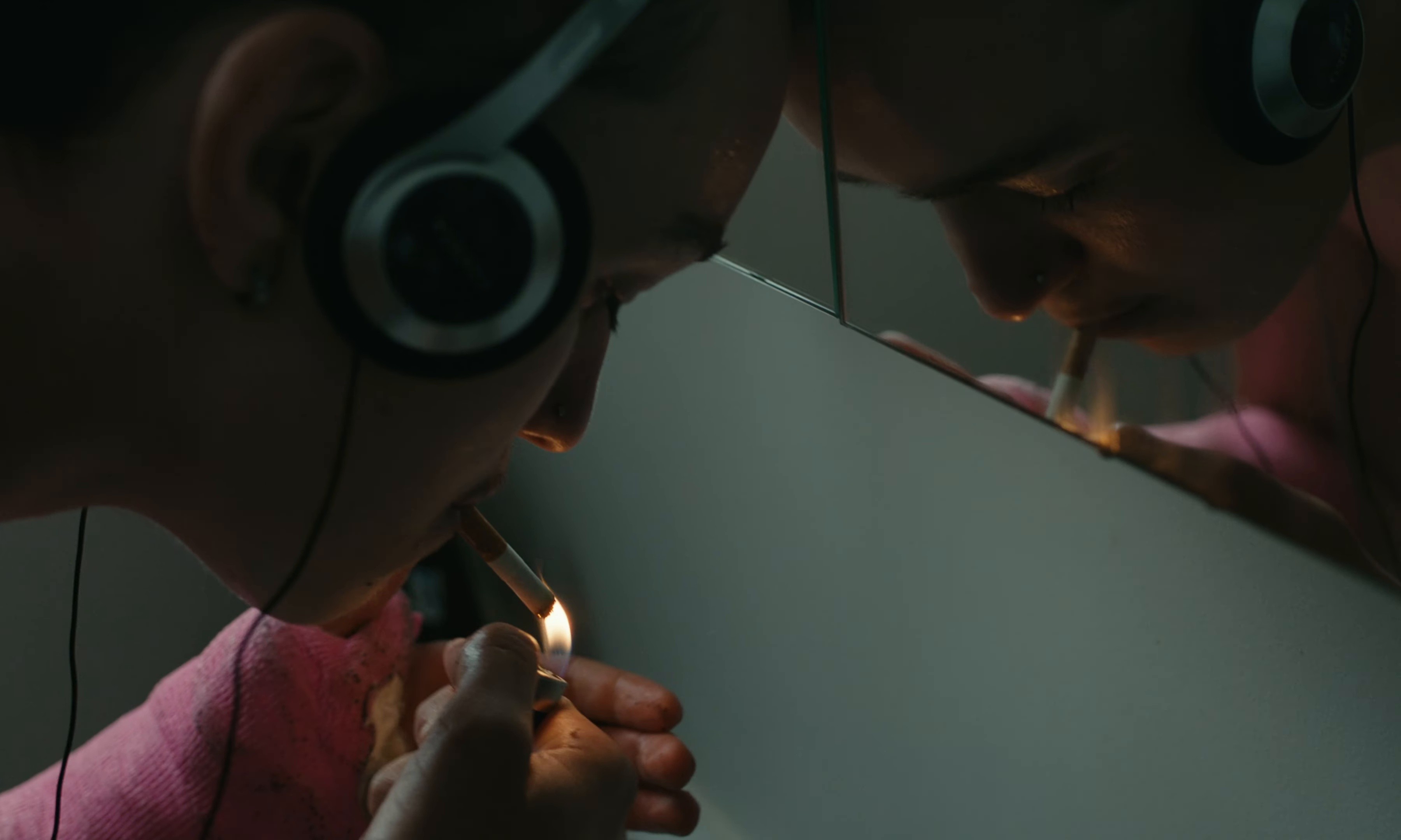 PAS ENCORE (2025) —  shot,  lighting