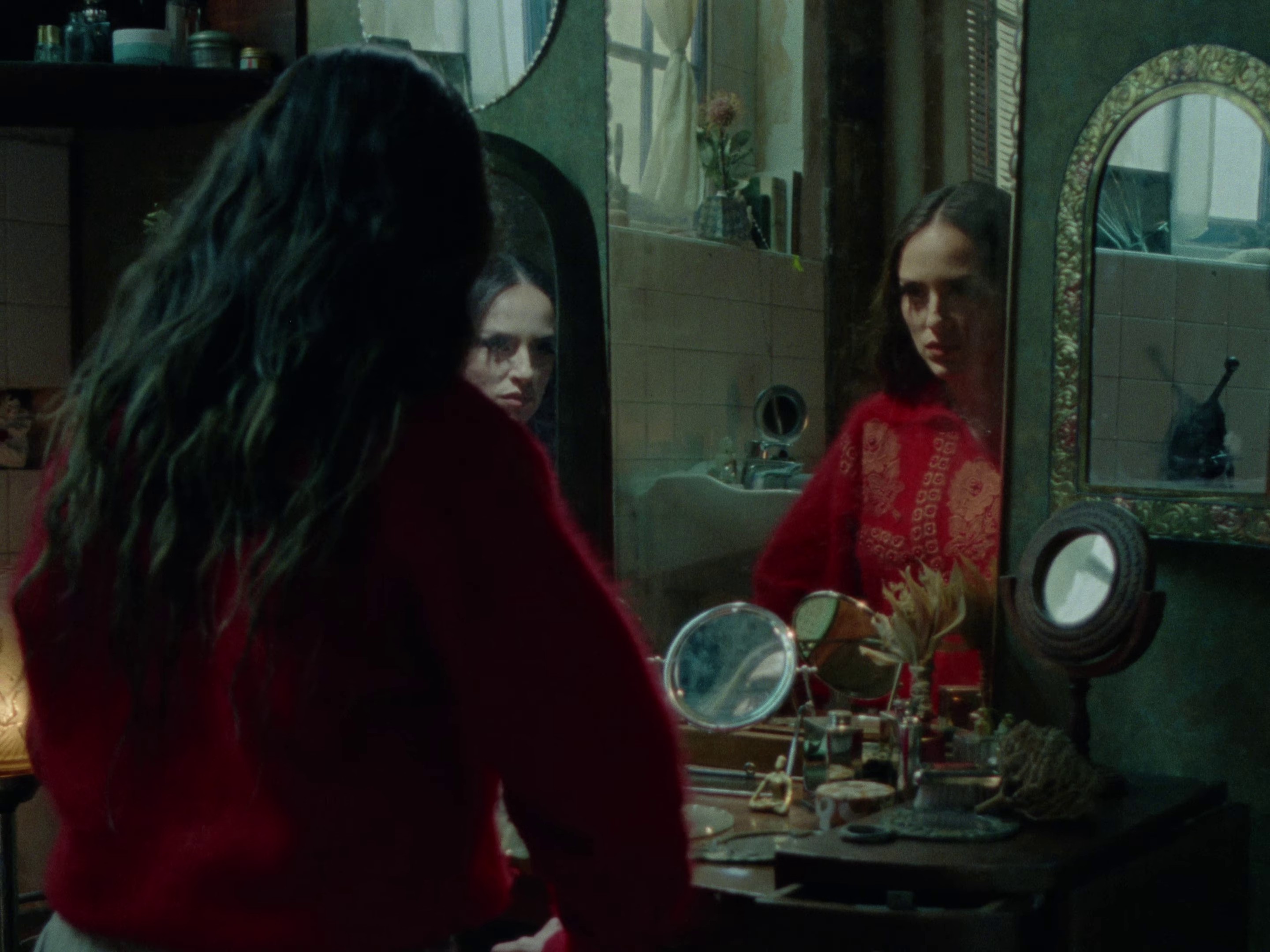 Nini (2024) —  shot,  lighting