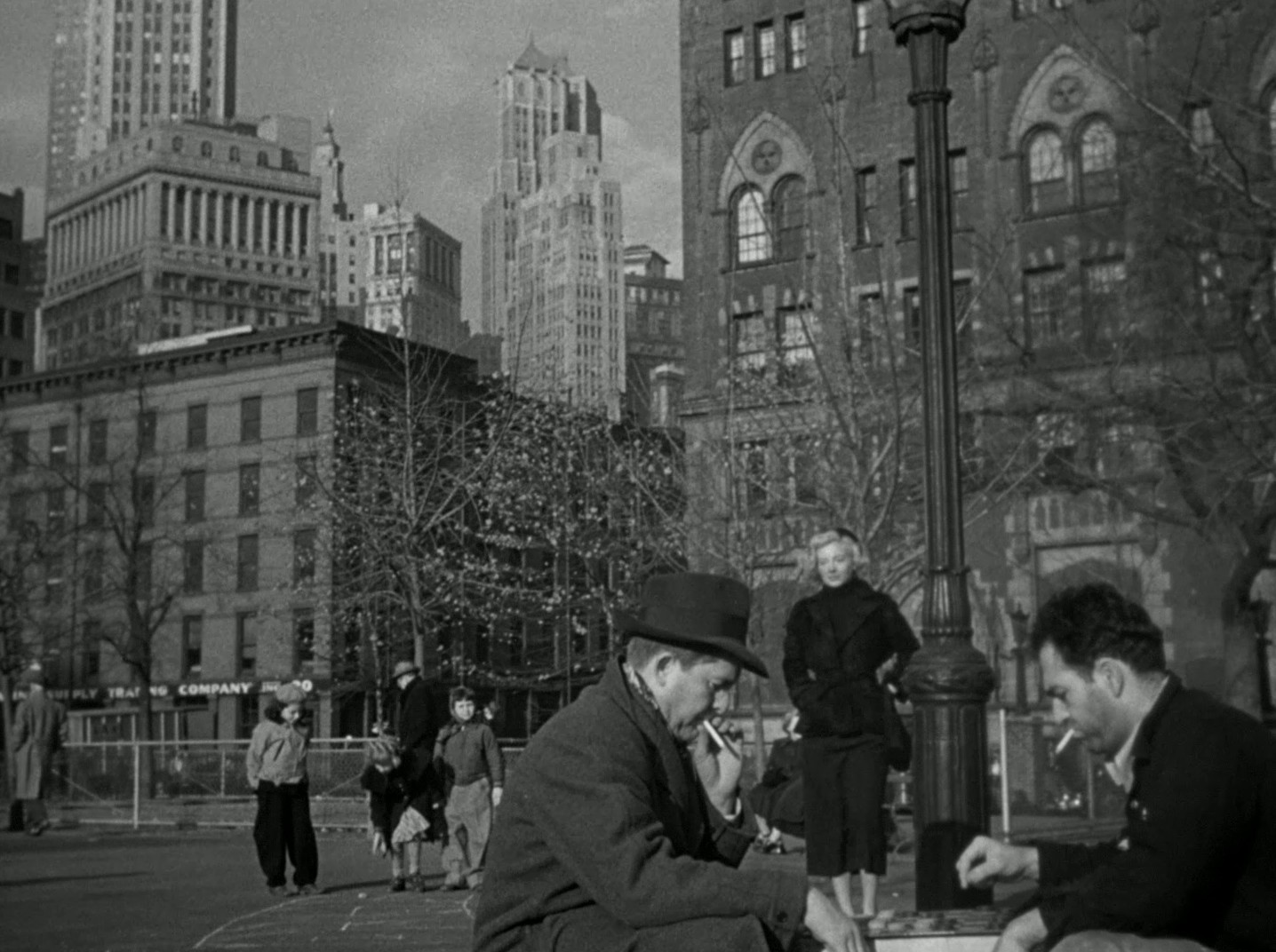 The Killer That Stalked New York (1950) —  shot,  lighting