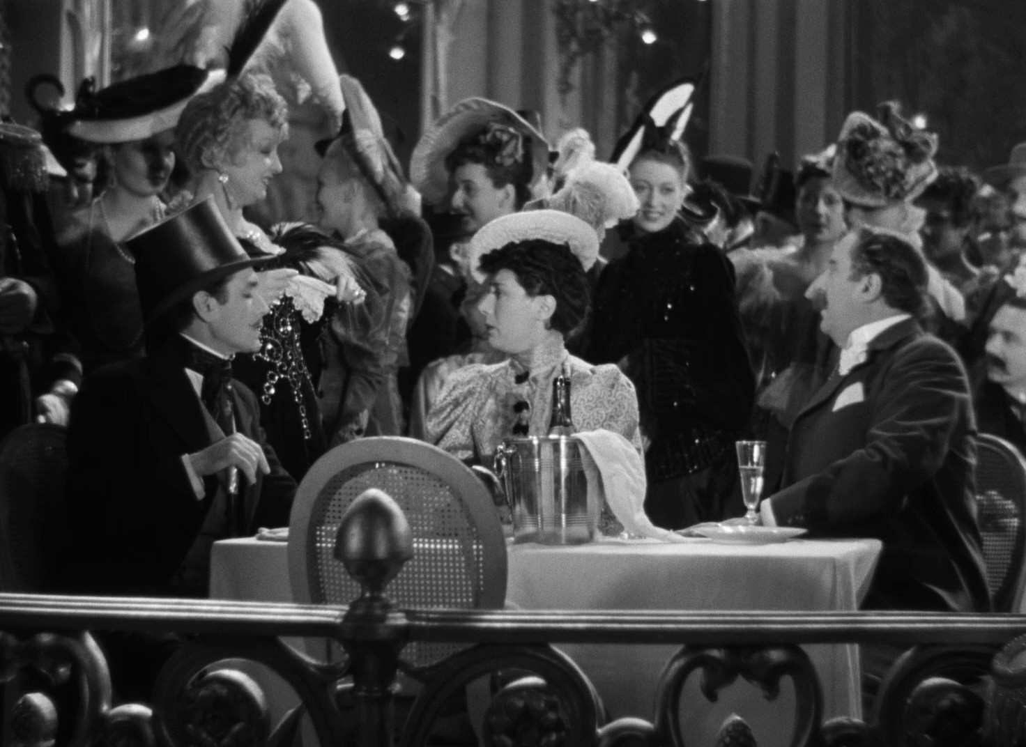 Immortal France (1943) —  shot,  lighting