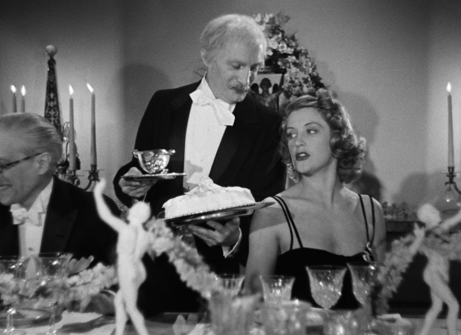 Ils étaient neuf célibataires (1939) —  shot,  lighting