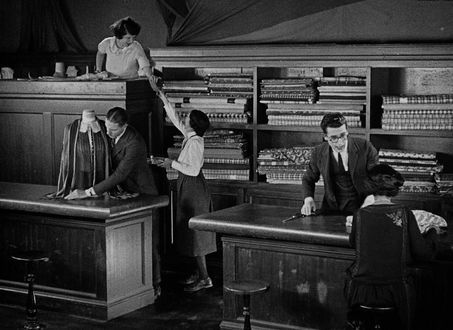 Safety Last! (1923) —  shot,  lighting