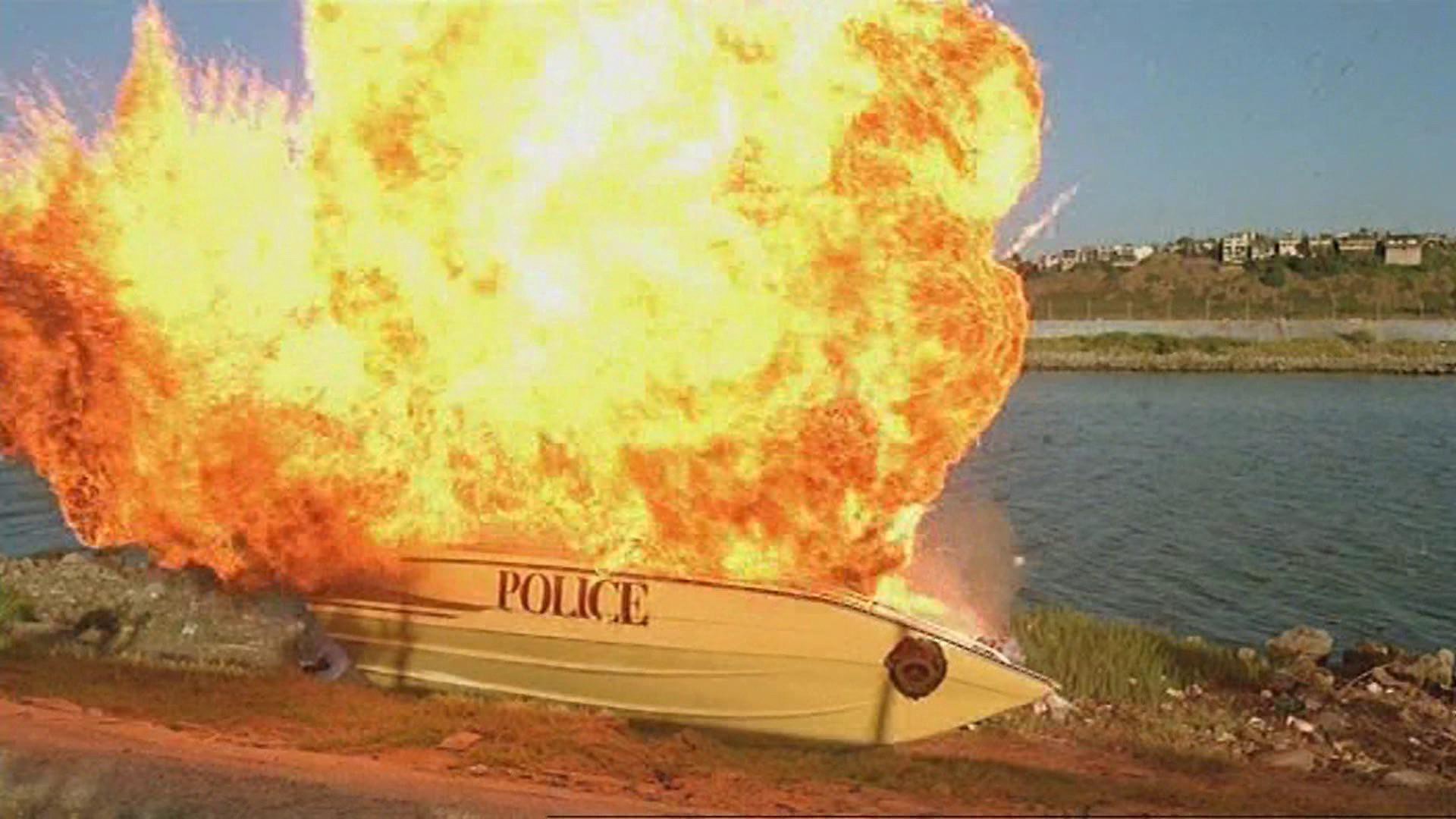 Alligator (1980) —  shot,  lighting