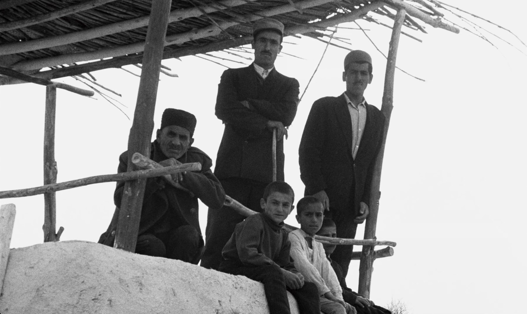 Gaav (1971) —  shot,  lighting