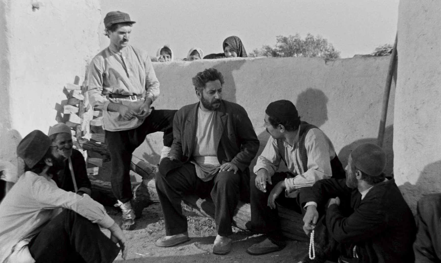 Gaav (1971) —  shot,  lighting