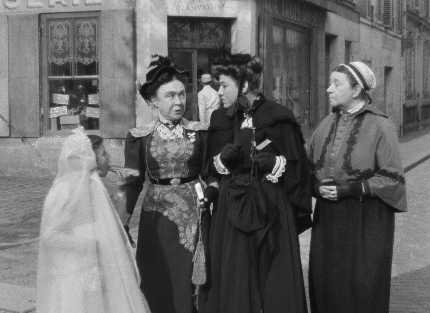 Miquette et sa mère (1934) —  shot,  lighting