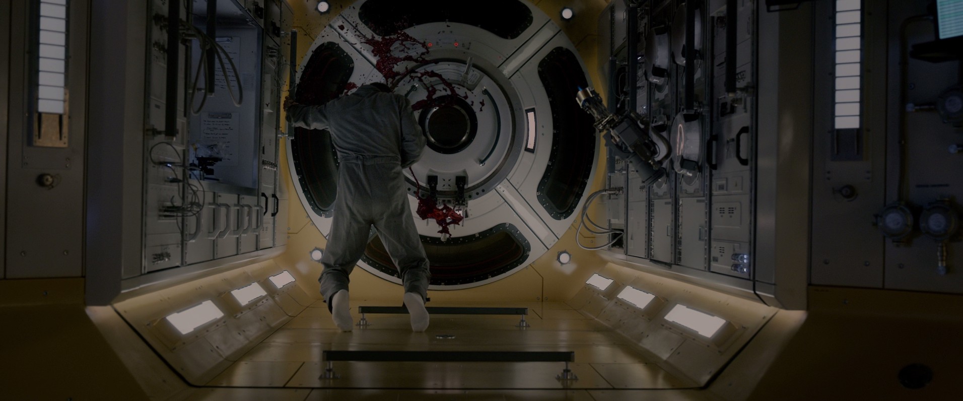 Life (2017) —  shot,  lighting