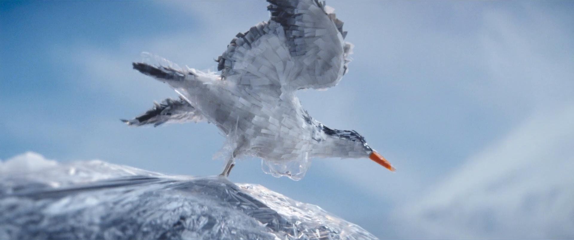 Eva Mendes schittert in wereldwijde lanceringscampagne voor FloeWater (2024) —  shot,  lighting