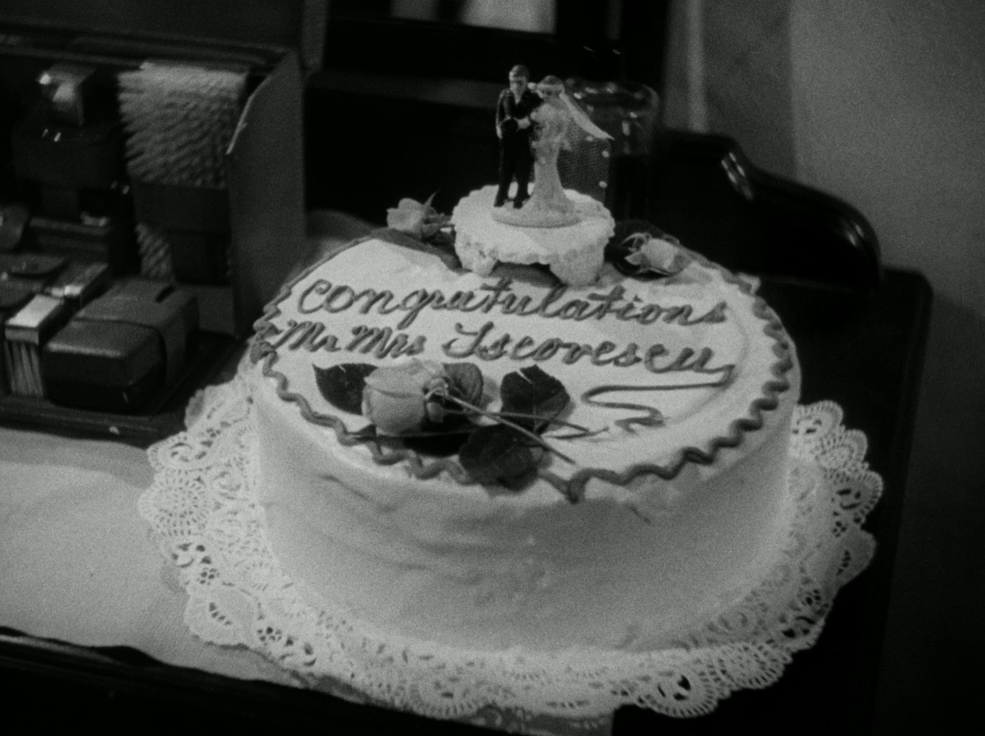 Hold Back the Dawn (1941) —  shot,  lighting