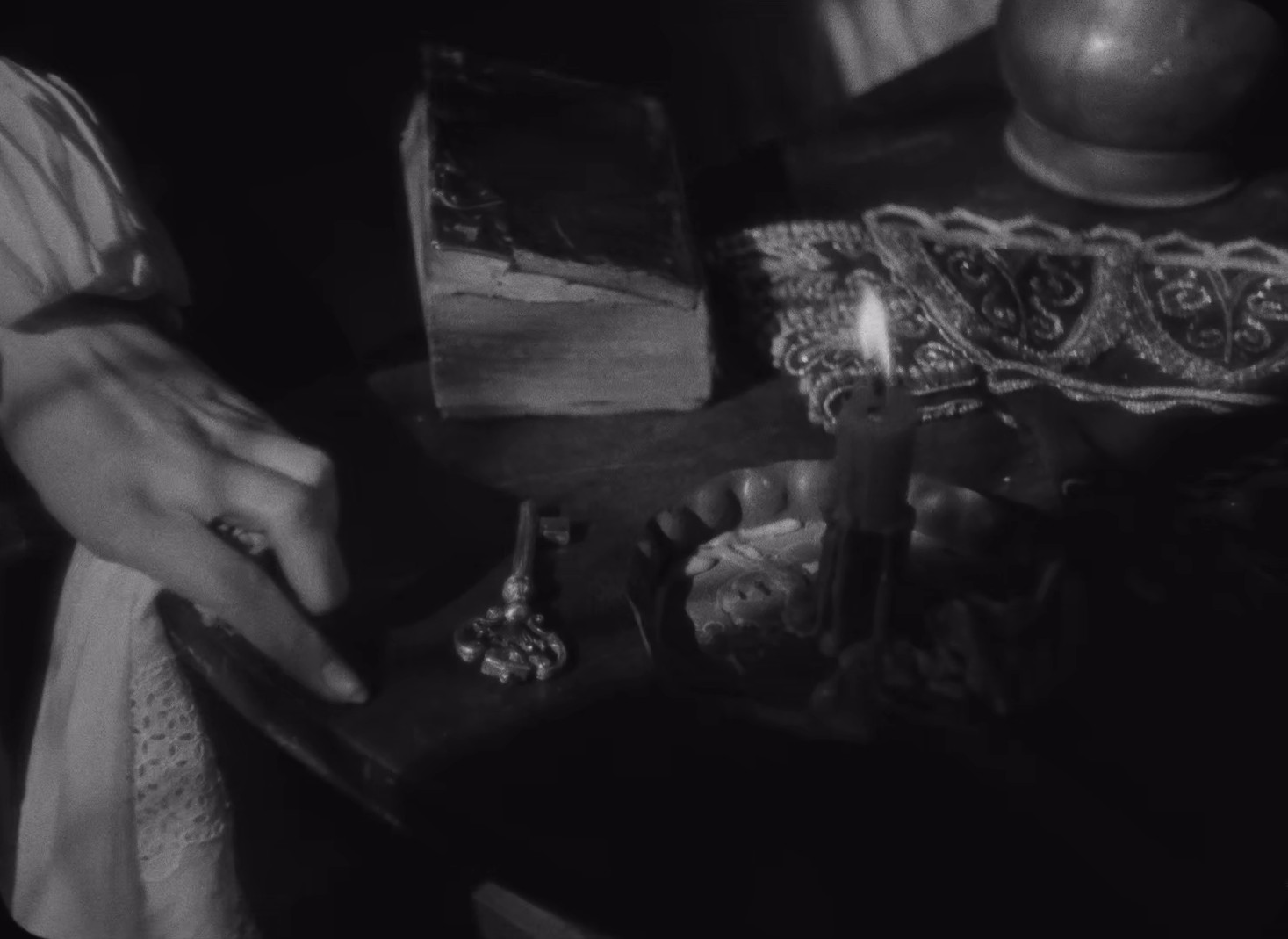 Beauty and the Beast (1946) —  shot,  lighting