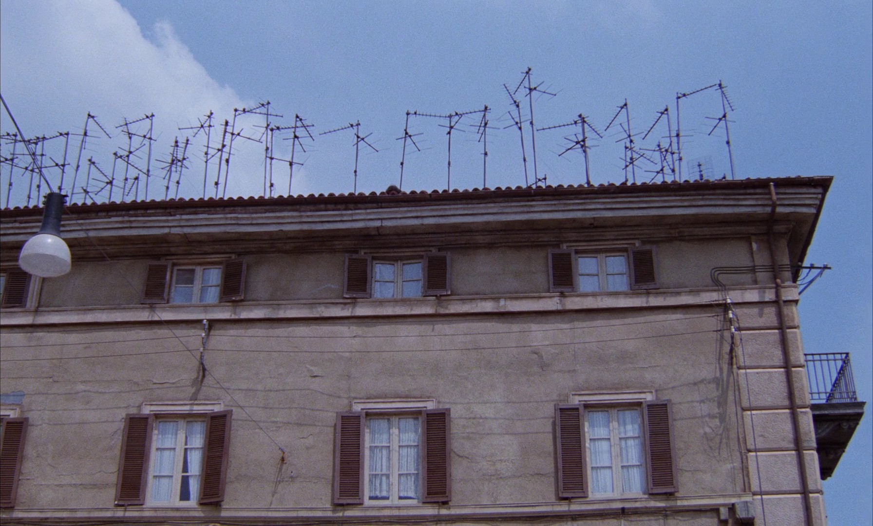 The Voice of the Moon (1990) —  shot,  lighting