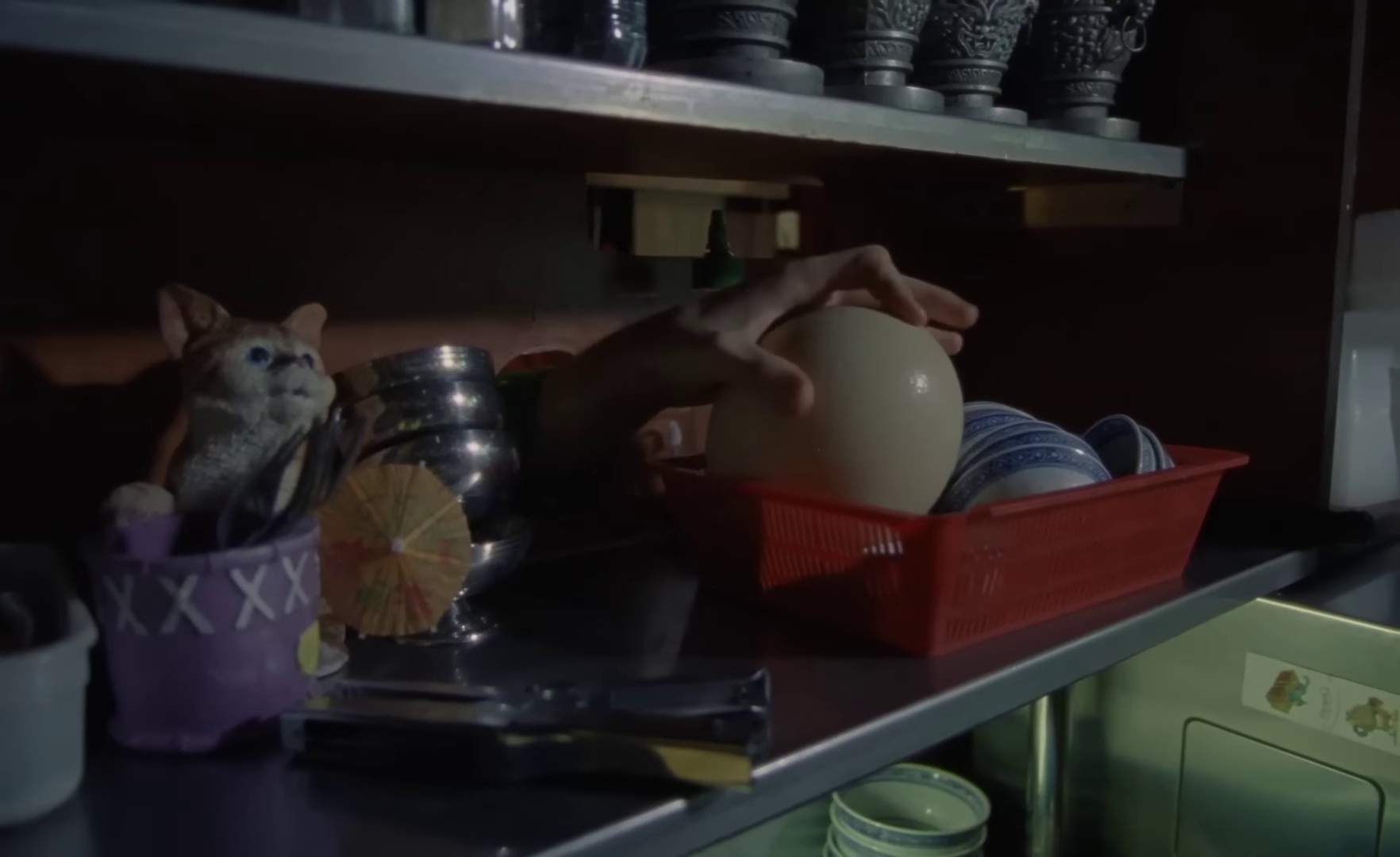 LIMPORTANCEDUVIDE (2024) —  shot,  lighting