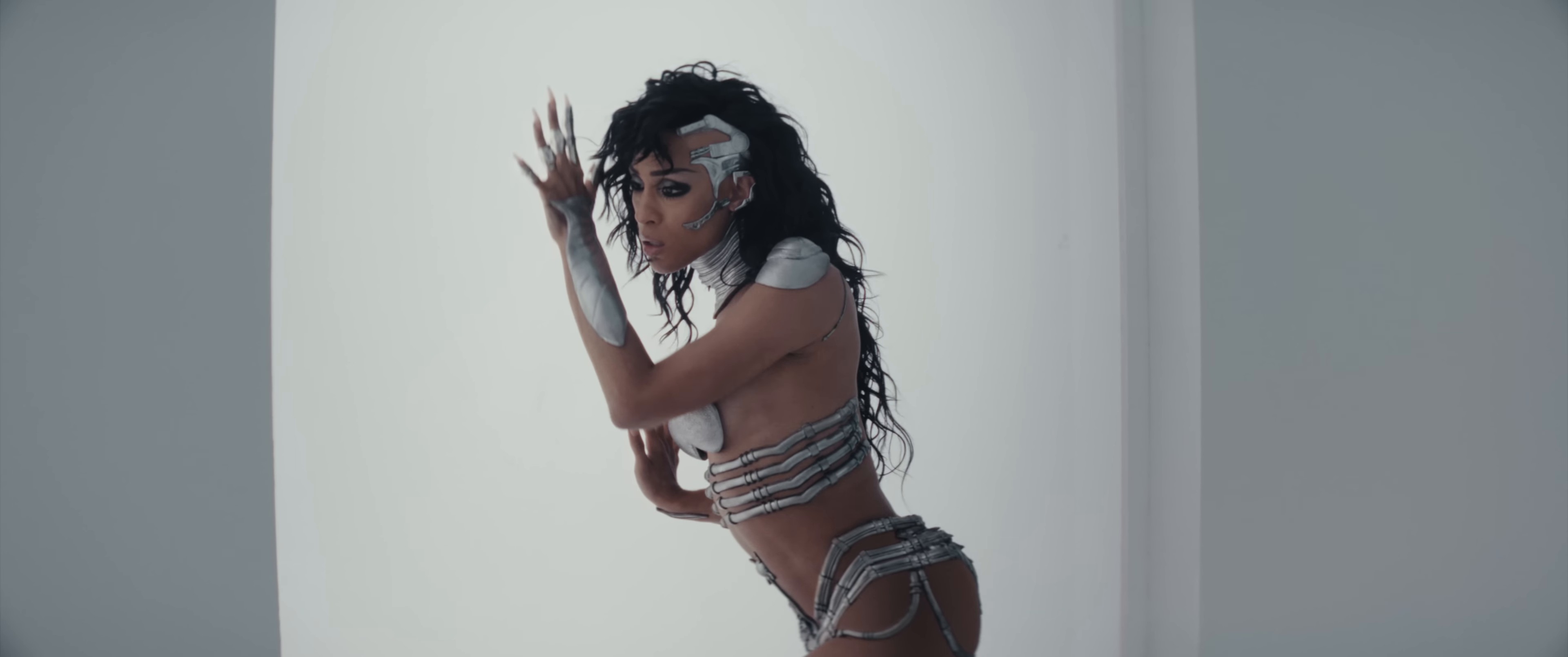 Green Lights (2024) —  shot,  lighting